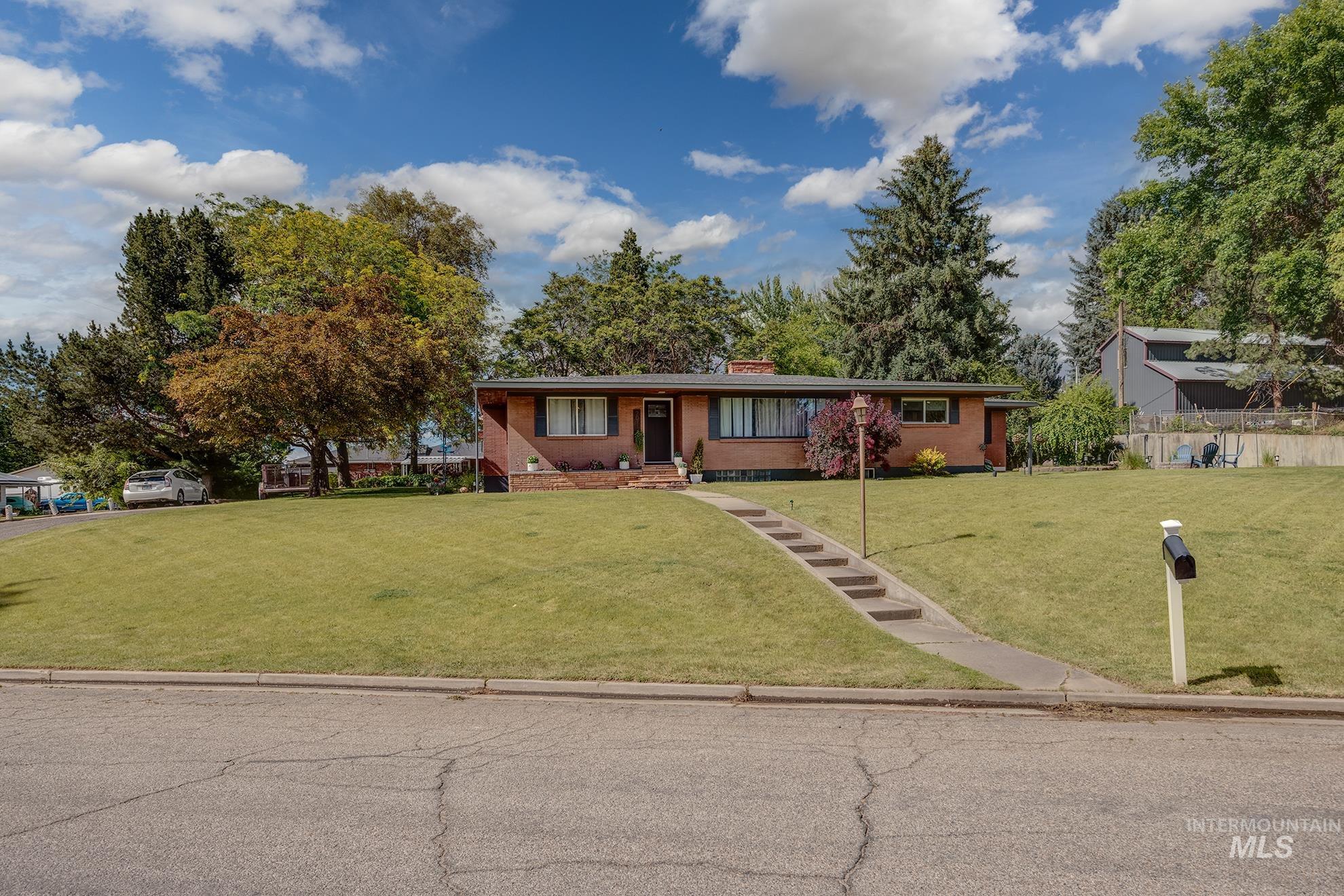 2011 Decker Drive, Payette, Idaho 83661, 4 Bedrooms, 2.5 Bathrooms, Residential For Sale, Price $549,611,MLS 98989830