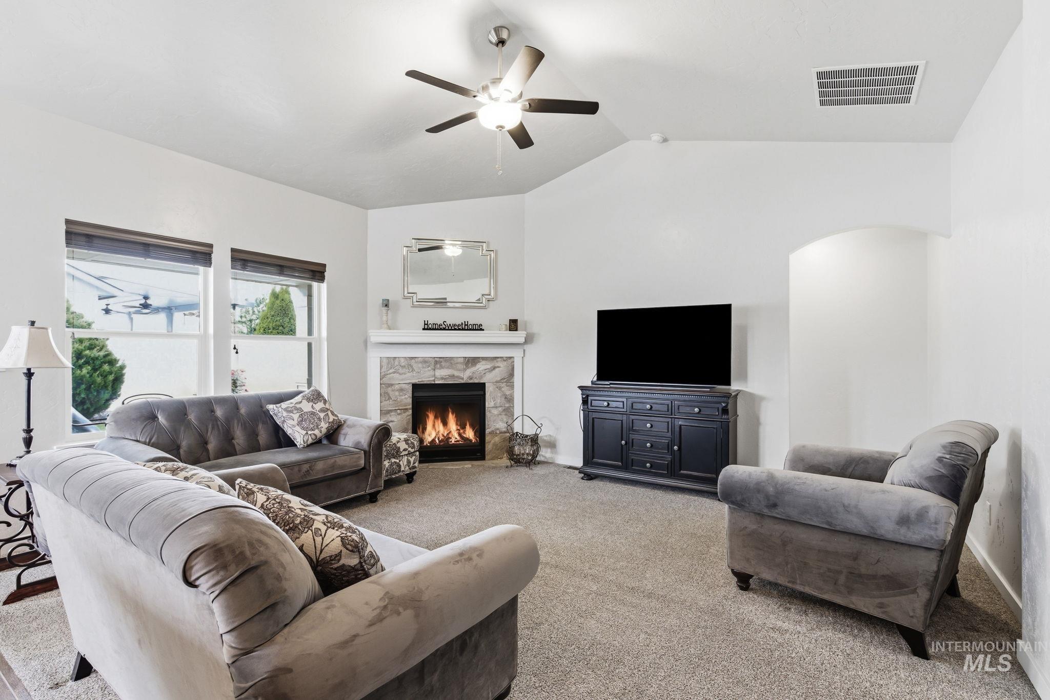 1875 W Deserthawk Dr., Kuna, Idaho 83634, 3 Bedrooms, 2 Bathrooms, Residential For Sale, Price $415,000,MLS 98989831