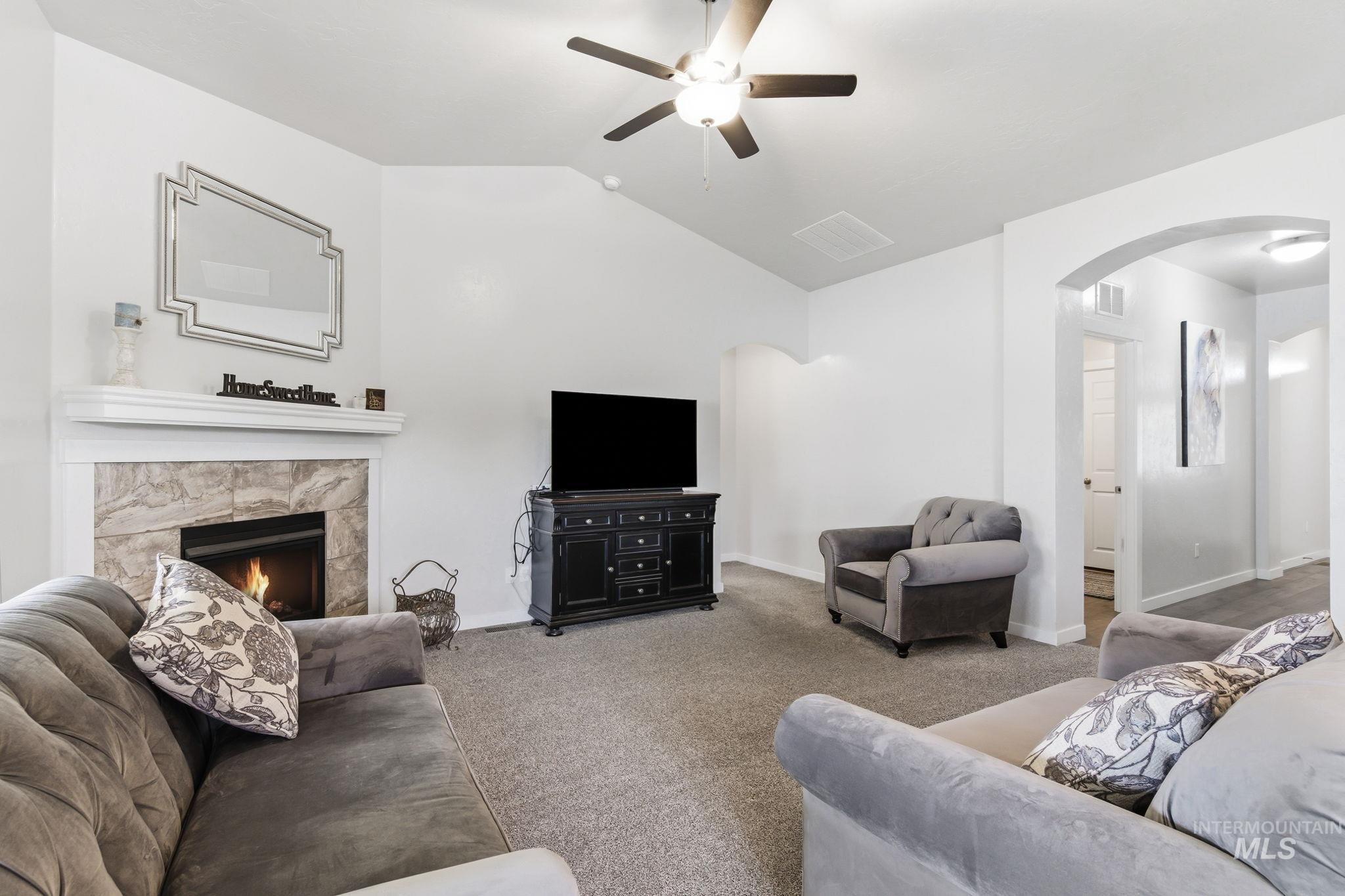 1875 W Deserthawk Dr., Kuna, Idaho 83634, 3 Bedrooms, 2 Bathrooms, Residential For Sale, Price $415,000,MLS 98989831