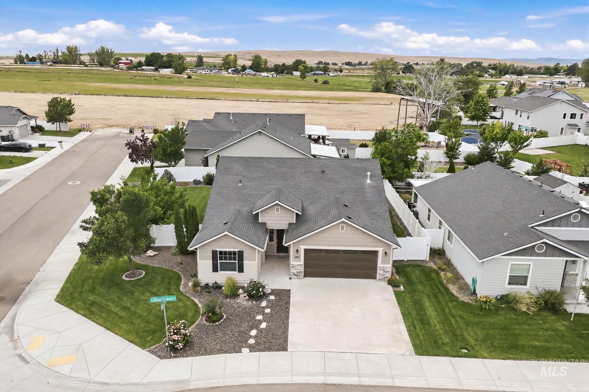 1875 W Deserthawk Dr., Kuna, Idaho 83634, 3 Bedrooms, 2 Bathrooms, Residential For Sale, Price $415,000,MLS 98989831