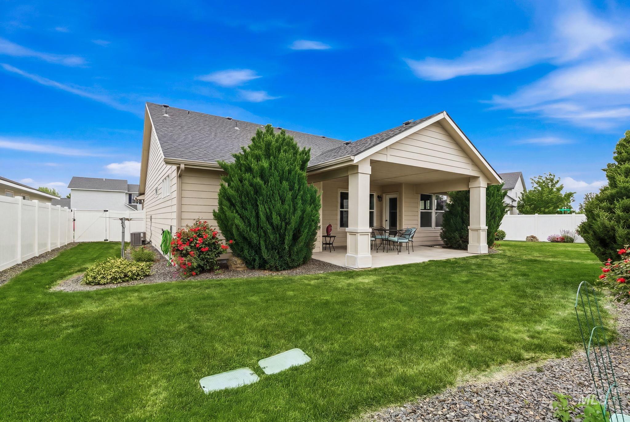 1875 W Deserthawk Dr., Kuna, Idaho 83634, 3 Bedrooms, 2 Bathrooms, Residential For Sale, Price $415,000,MLS 98989831