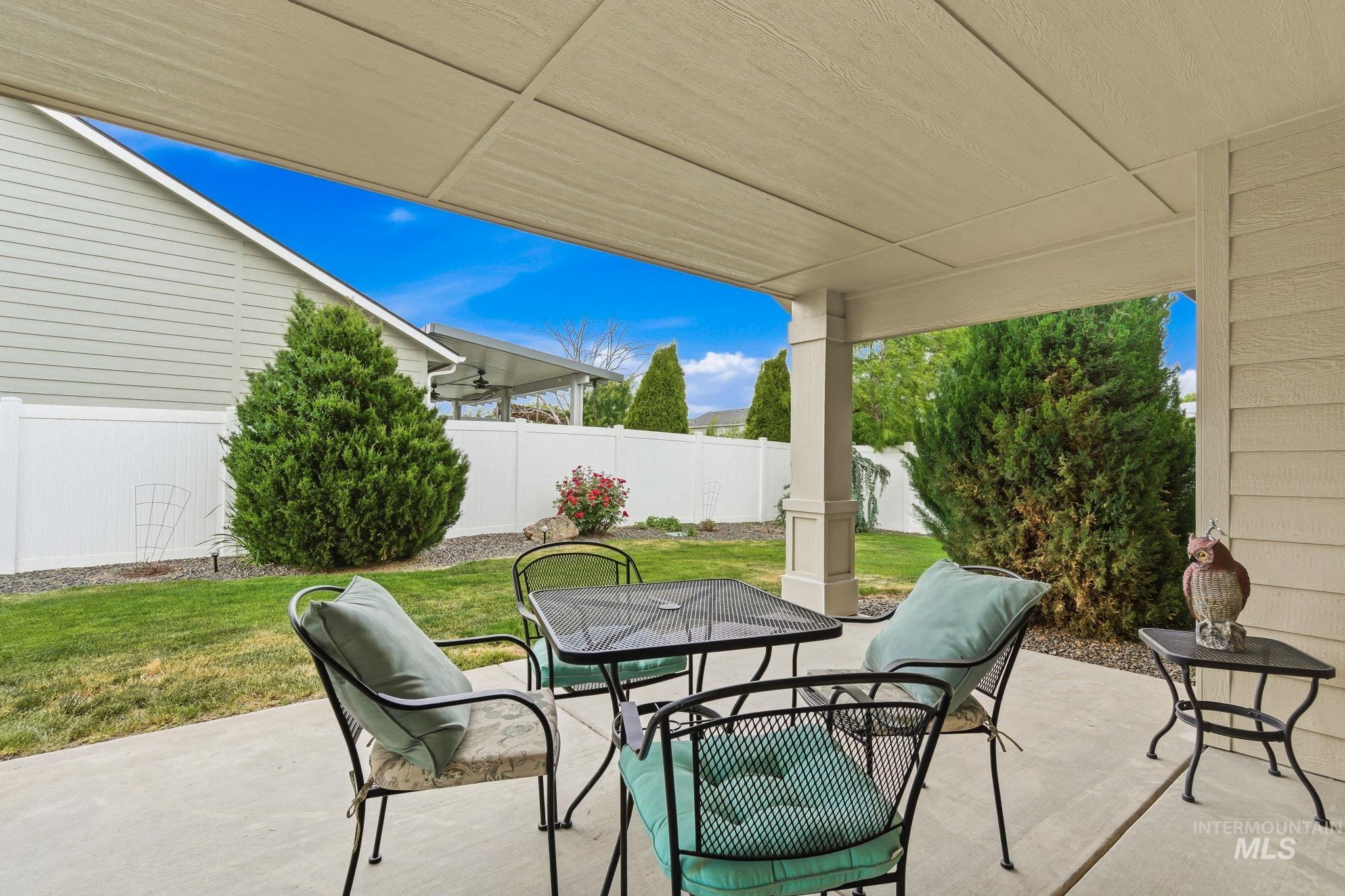 1875 W Deserthawk Dr., Kuna, Idaho 83634, 3 Bedrooms, 2 Bathrooms, Residential For Sale, Price $415,000,MLS 98989831
