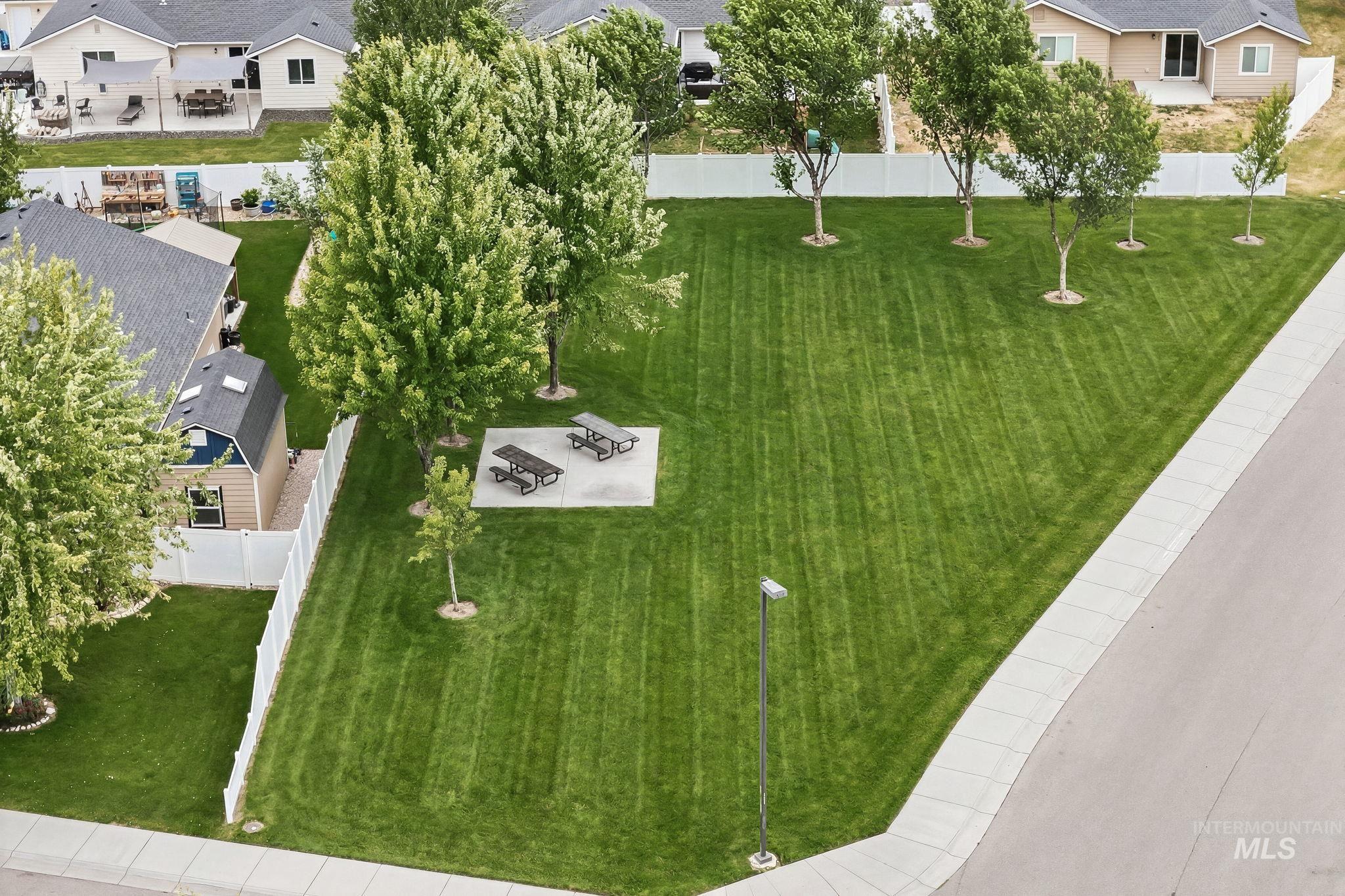 1875 W Deserthawk Dr., Kuna, Idaho 83634, 3 Bedrooms, 2 Bathrooms, Residential For Sale, Price $415,000,MLS 98989831