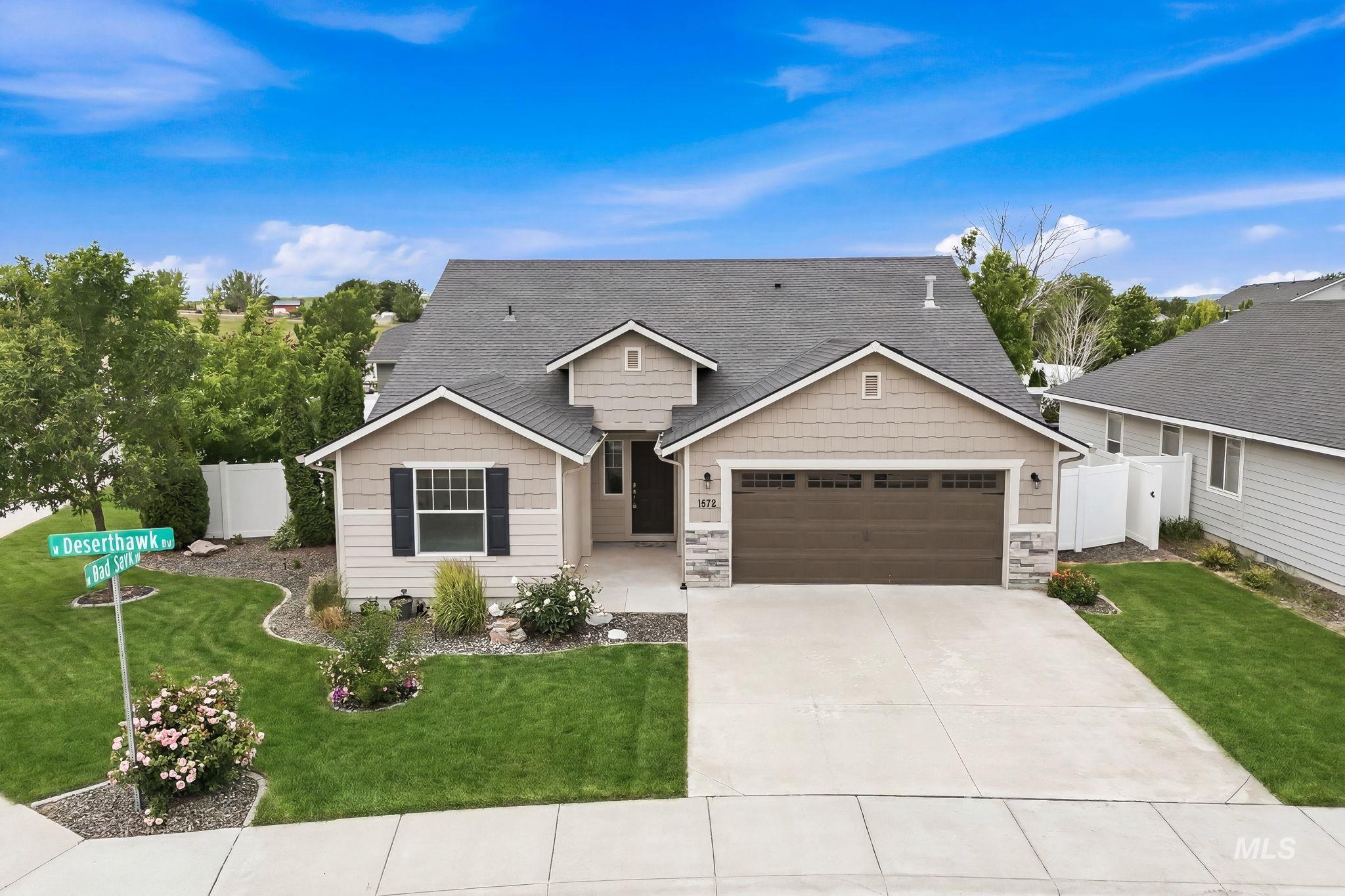 1875 W Deserthawk Dr., Kuna, Idaho 83634, 3 Bedrooms, 2 Bathrooms, Residential For Sale, Price $415,000,MLS 98989831