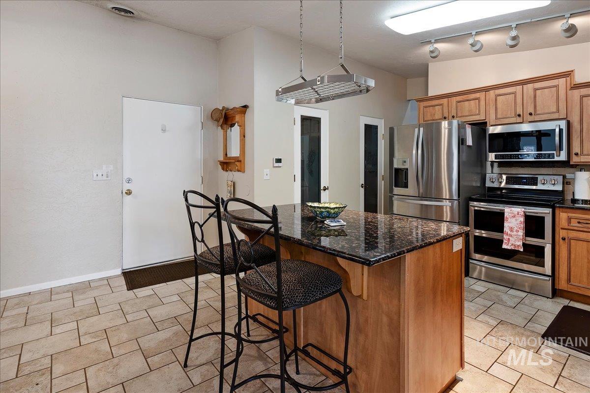 147 W 400 South, Jerome, Idaho 83338, 4 Bedrooms, 3 Bathrooms, Residential For Sale, Price $664,000,MLS 98989834