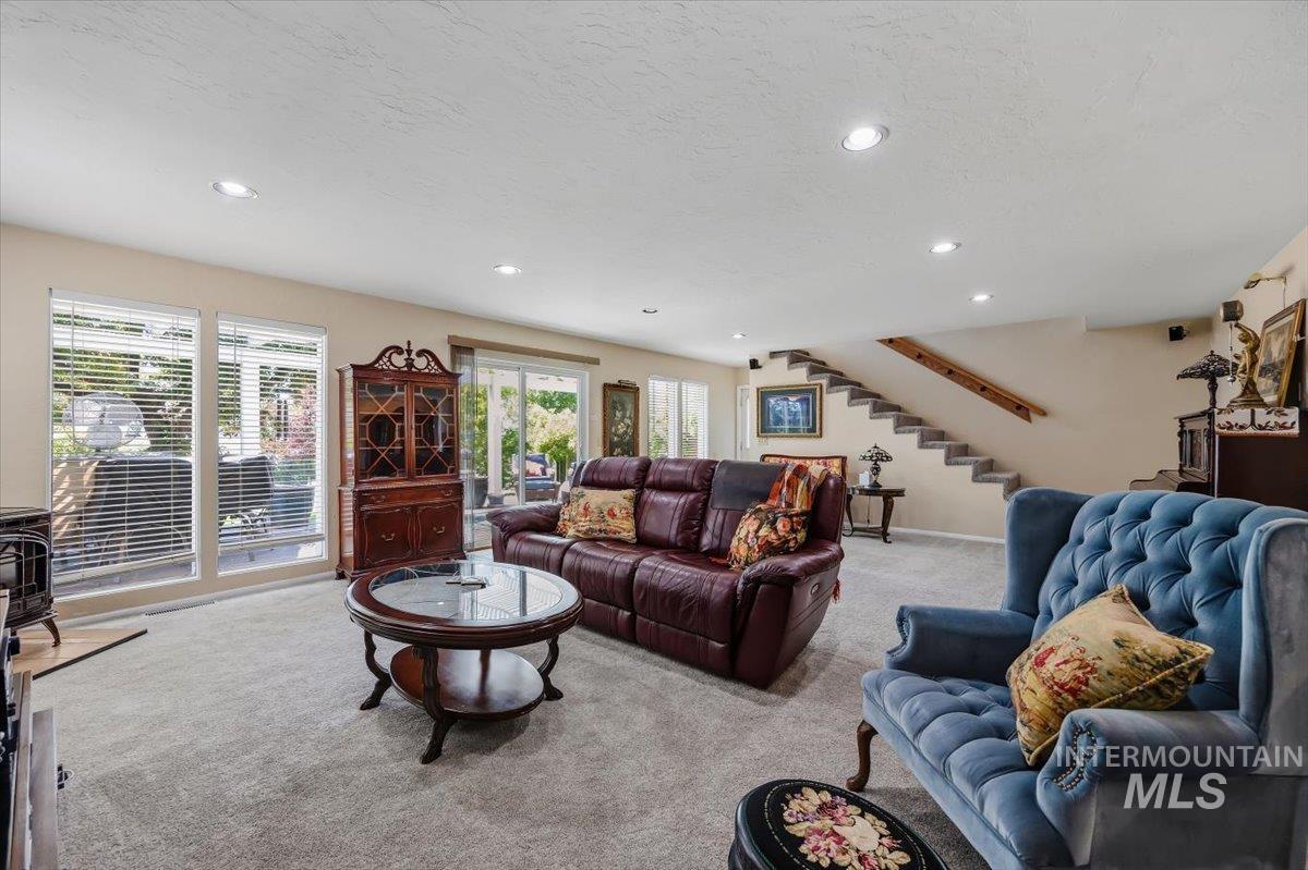 147 W 400 South, Jerome, Idaho 83338, 4 Bedrooms, 3 Bathrooms, Residential For Sale, Price $664,000,MLS 98989834