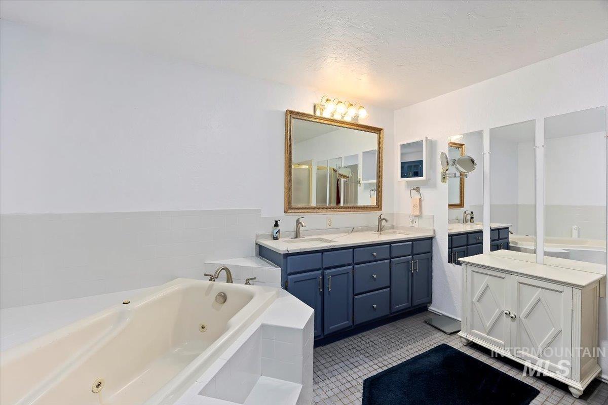 147 W 400 South, Jerome, Idaho 83338, 4 Bedrooms, 3 Bathrooms, Residential For Sale, Price $664,000,MLS 98989834