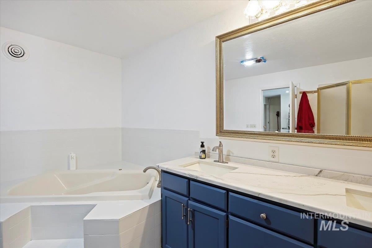 147 W 400 South, Jerome, Idaho 83338, 4 Bedrooms, 3 Bathrooms, Residential For Sale, Price $664,000,MLS 98989834