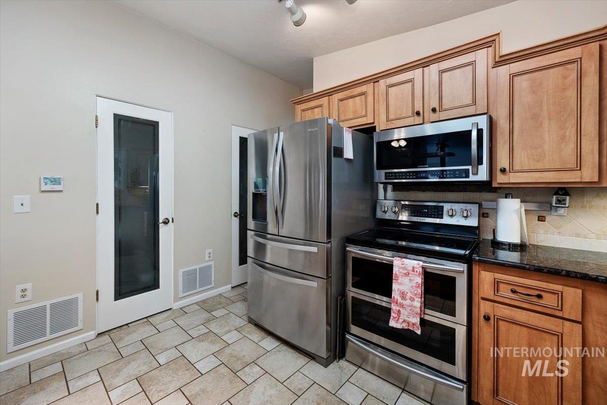 147 W 400 South, Jerome, Idaho 83338, 4 Bedrooms, 3 Bathrooms, Residential For Sale, Price $664,000,MLS 98989834