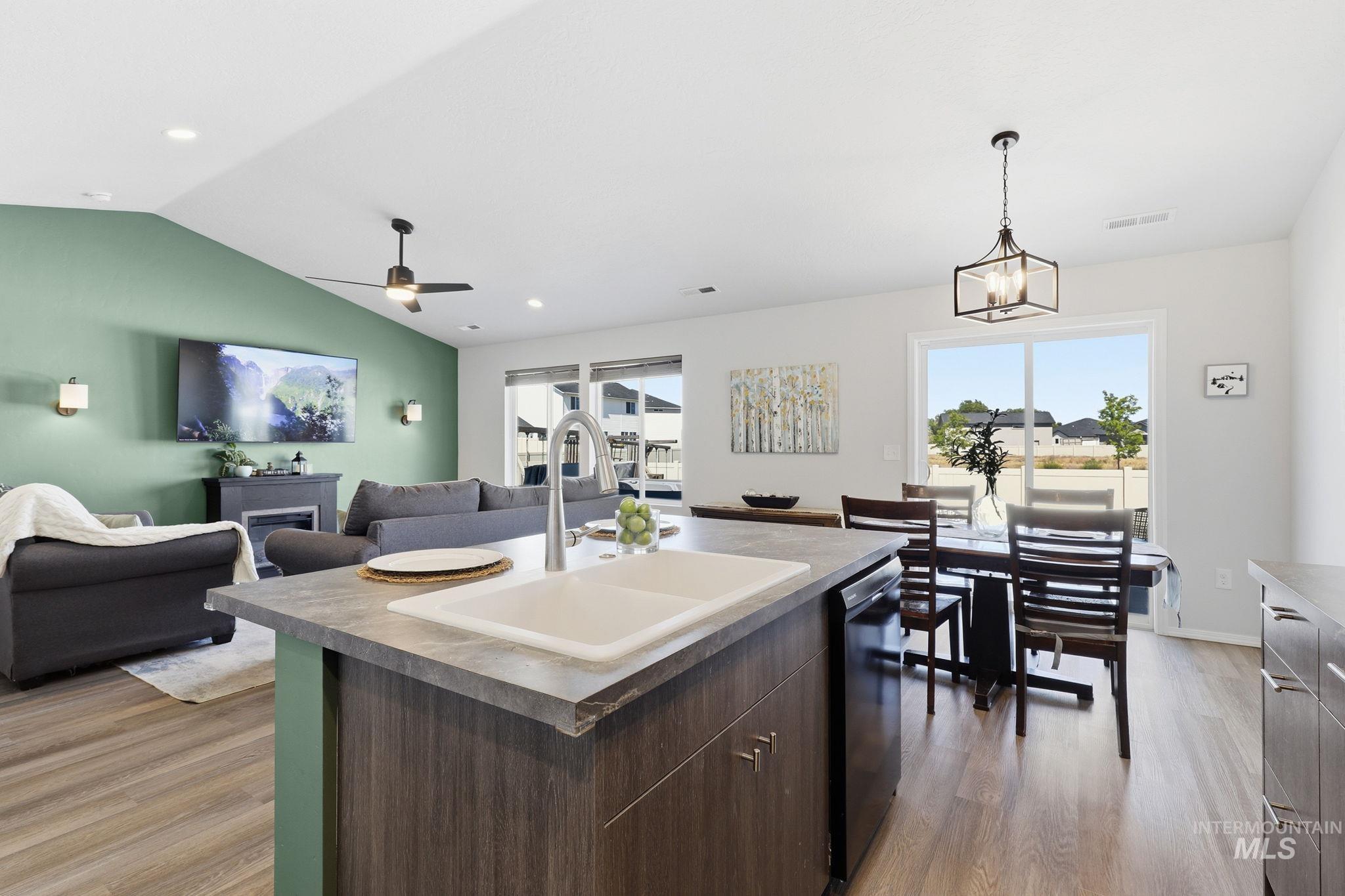 16780 Breton Way, Caldwell, Idaho 83607, 3 Bedrooms, 2 Bathrooms, Residential For Sale, Price $385,000,MLS 98989836