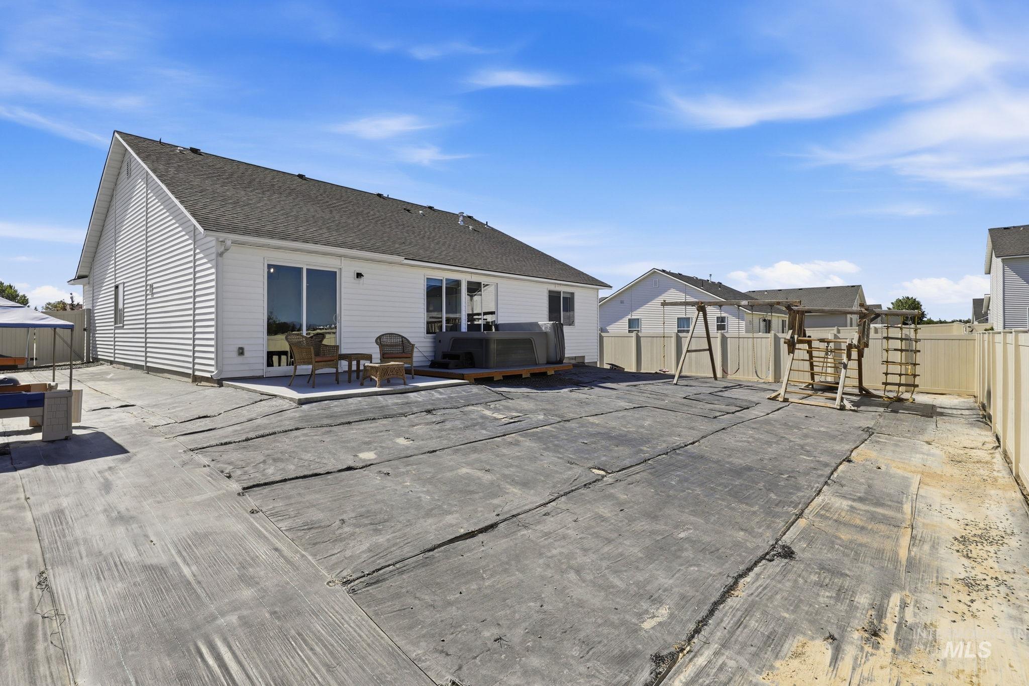 16780 Breton Way, Caldwell, Idaho 83607, 3 Bedrooms, 2 Bathrooms, Residential For Sale, Price $385,000,MLS 98989836