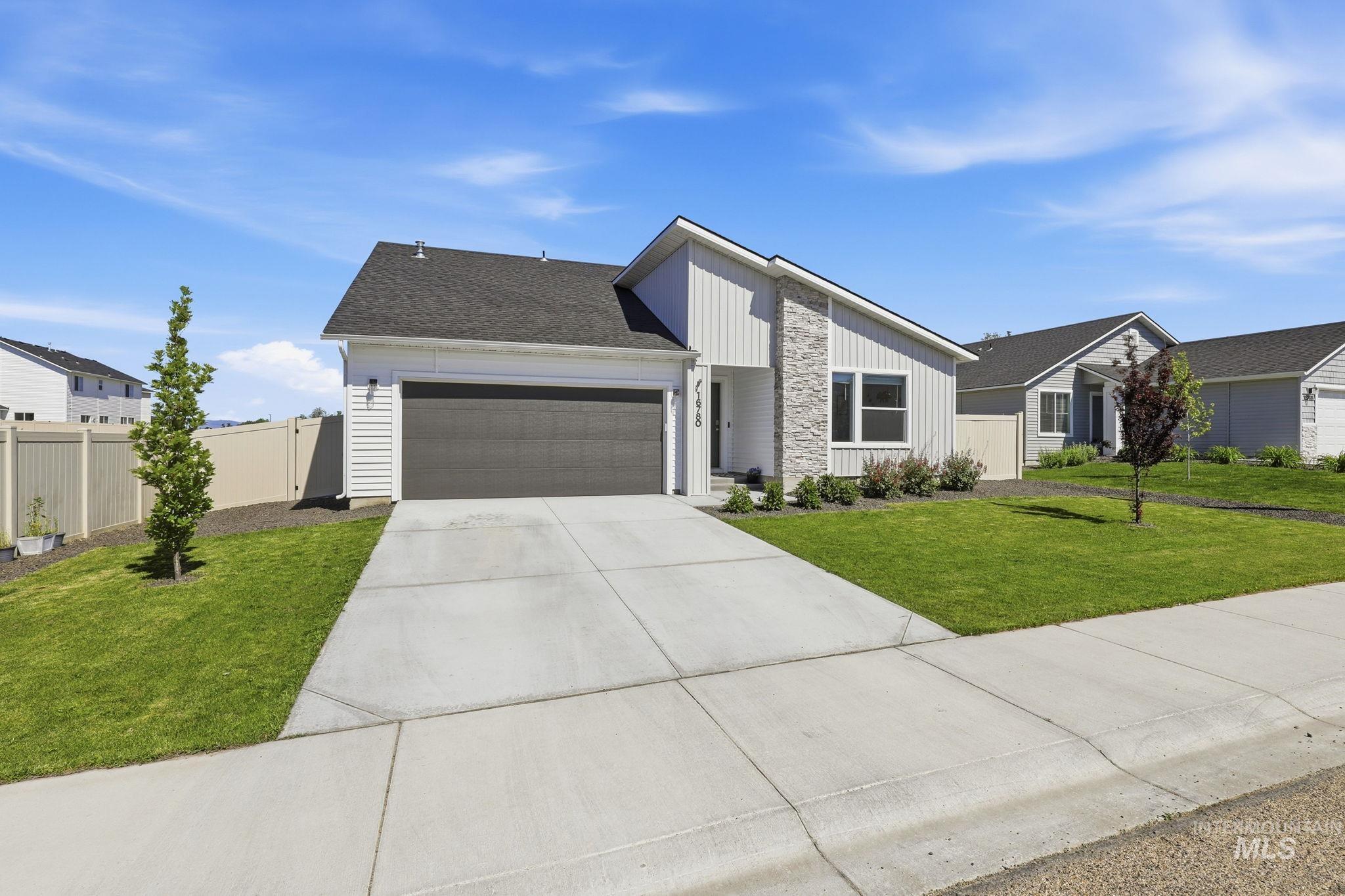 16780 Breton Way, Caldwell, Idaho 83607, 3 Bedrooms, 2 Bathrooms, Residential For Sale, Price $385,000,MLS 98989836