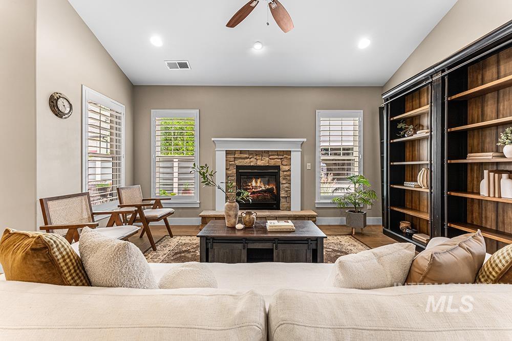 2915 S Old Hickory Way, Boise, Idaho 83716, 4 Bedrooms, 3.5 Bathrooms, Residential For Sale, Price $869,000,MLS 98989840