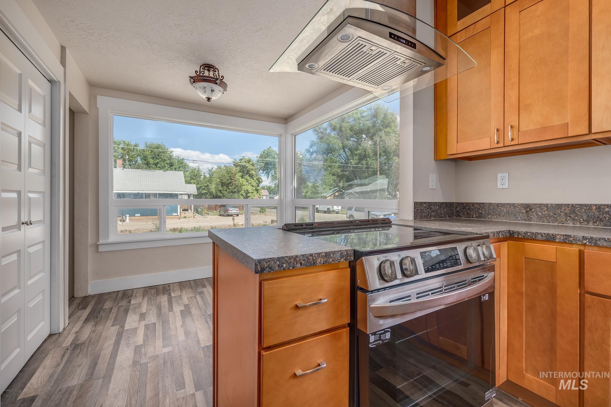 504 N 9th Street, Payette, Idaho 83661, 3 Bedrooms, 1 Bathroom, Residential For Sale, Price $350,000,MLS 98989841