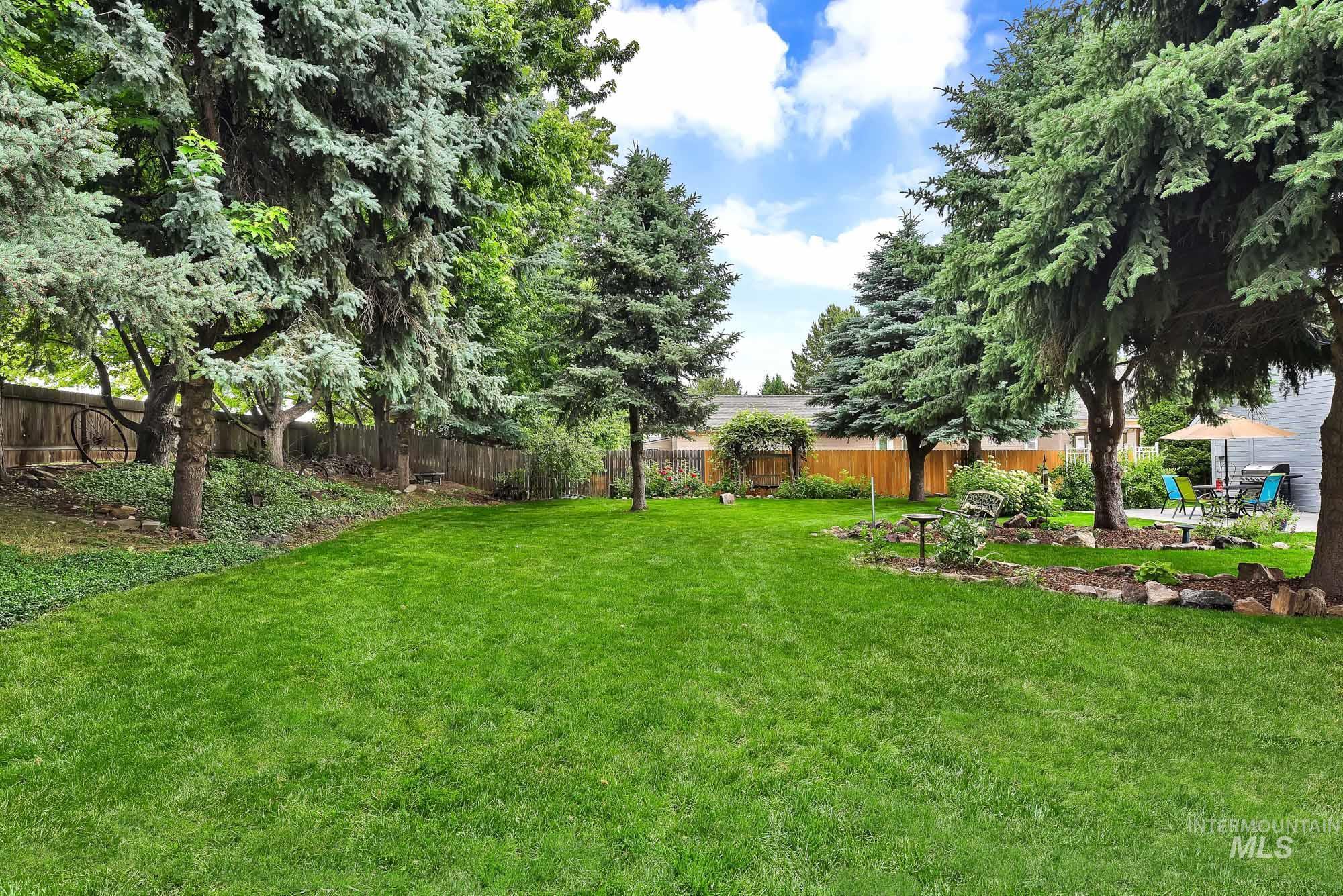 23193 Forest Hills Loop, Caldwell, Idaho 83607, 4 Bedrooms, 2 Bathrooms, Residential For Sale, Price $475,000,MLS 98989844
