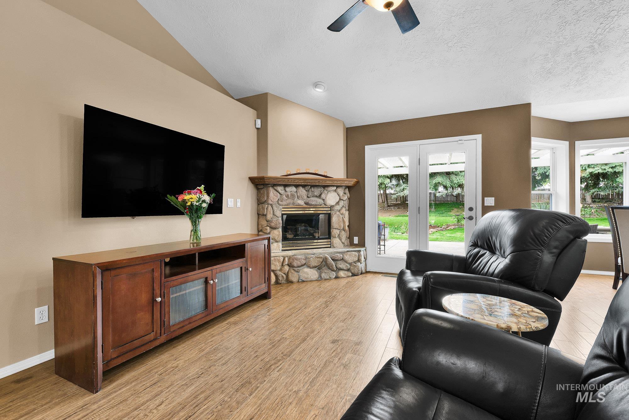 23193 Forest Hills Loop, Caldwell, Idaho 83607, 4 Bedrooms, 2 Bathrooms, Residential For Sale, Price $475,000,MLS 98989844