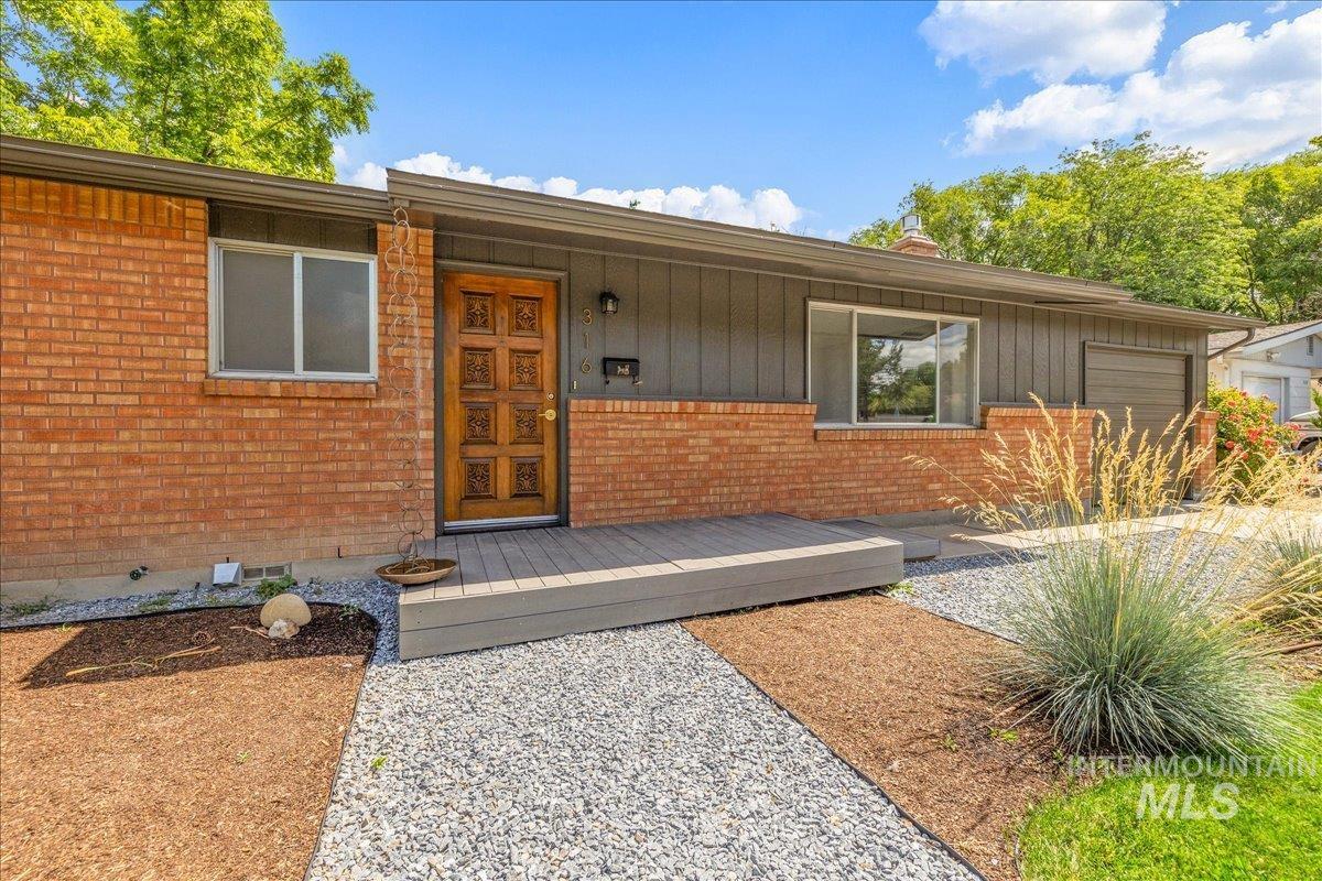 316 N Gail Cir, Boise, Idaho 83706, 3 Bedrooms, 1 Bathroom, Residential For Sale, Price $399,900,MLS 98989848