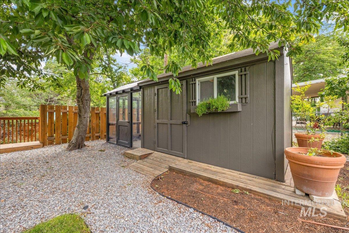 316 N Gail Cir, Boise, Idaho 83706, 3 Bedrooms, 1 Bathroom, Residential For Sale, Price $399,900,MLS 98989848