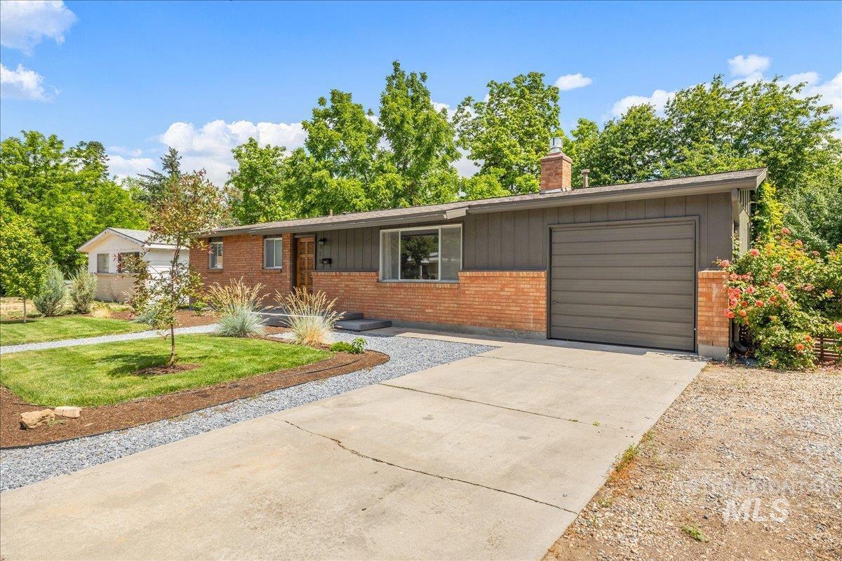 316 N Gail Cir, Boise, Idaho 83706, 3 Bedrooms, 1 Bathroom, Residential For Sale, Price $399,900,MLS 98989848
