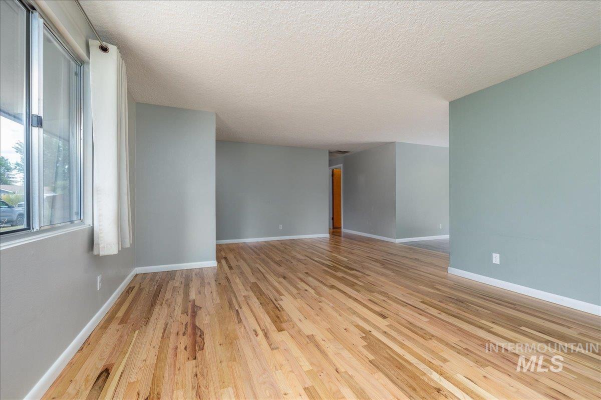 316 N Gail Cir, Boise, Idaho 83706, 3 Bedrooms, 1 Bathroom, Residential For Sale, Price $399,900,MLS 98989848