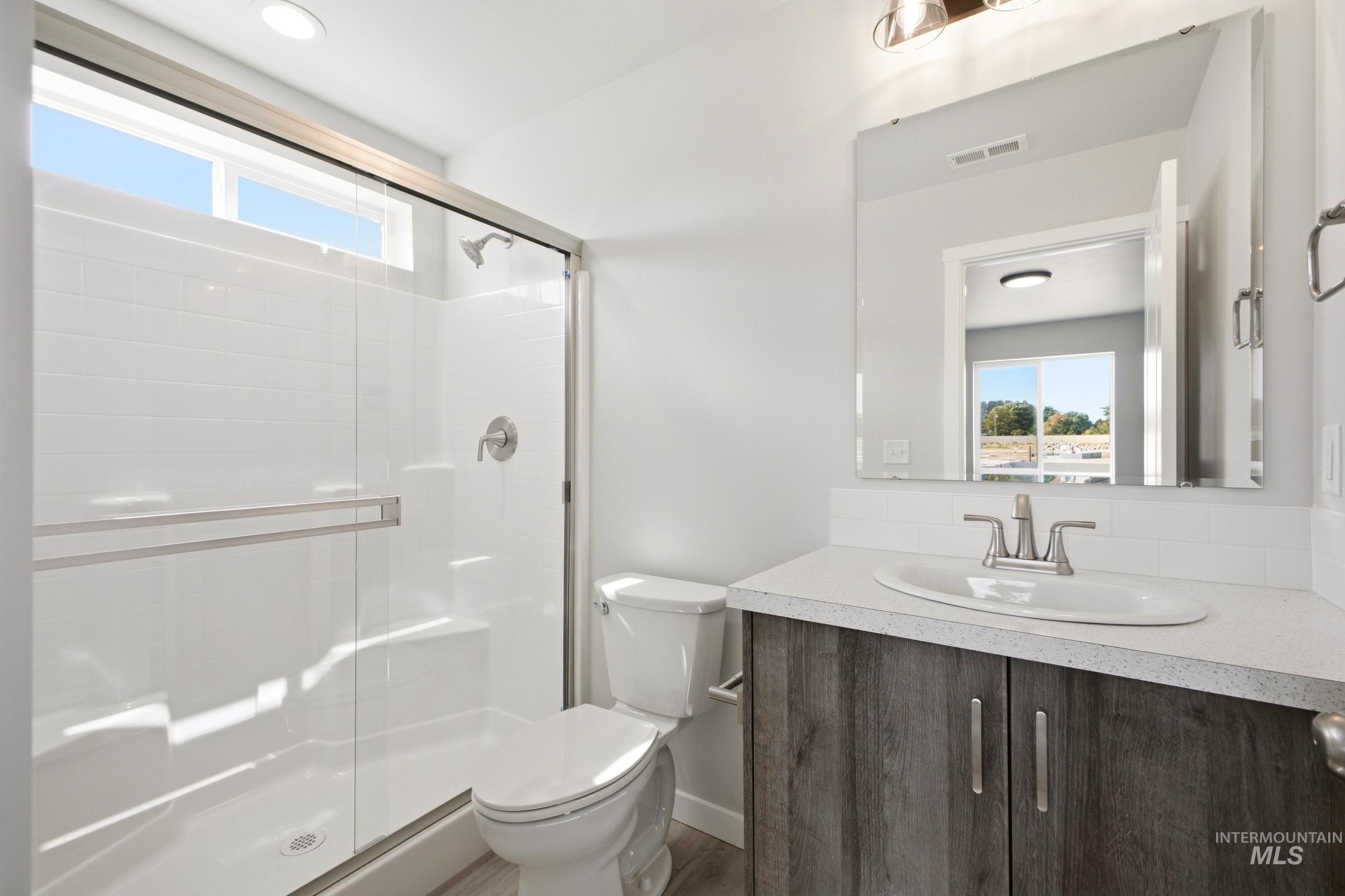 215 W 17th Ave, Jerome, Idaho 83338, 3 Bedrooms, 2 Bathrooms, Residential For Sale, Price $318,995,MLS 98989850
