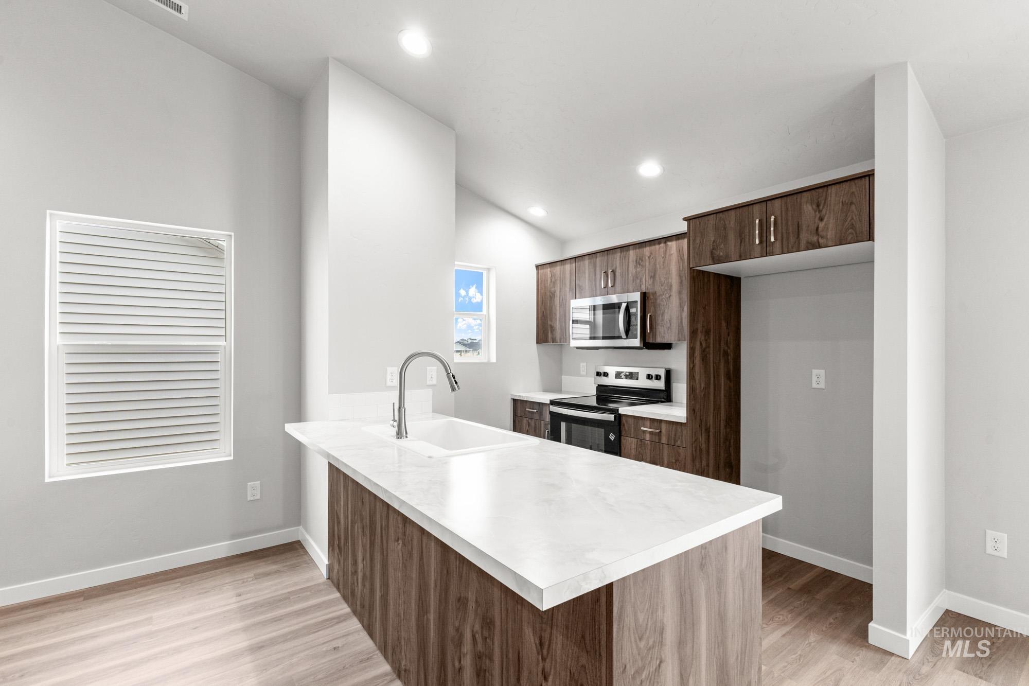 215 W 17th Ave, Jerome, Idaho 83338, 3 Bedrooms, 2 Bathrooms, Residential For Sale, Price $339,990,MLS 98989850