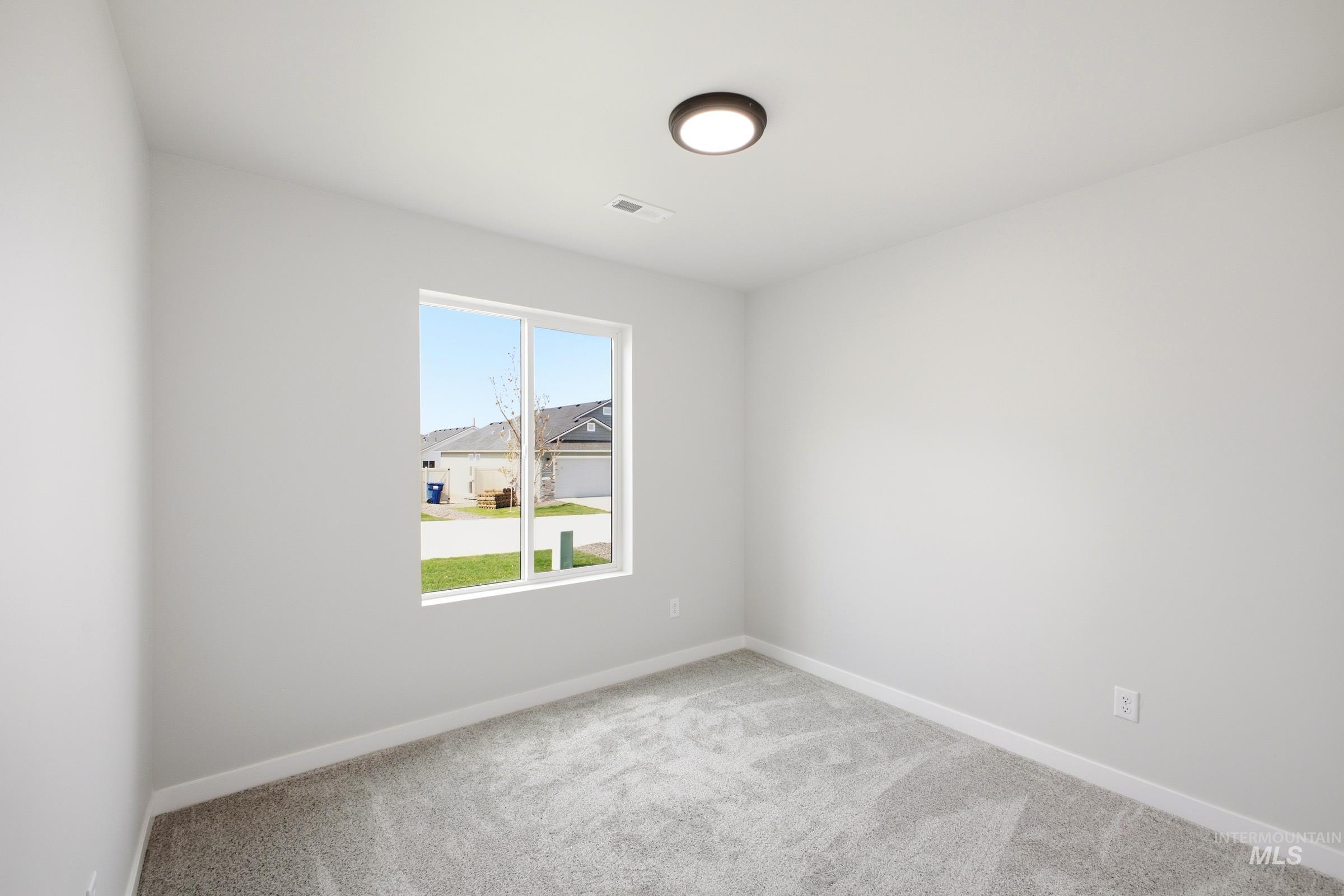 215 W 17th Ave, Jerome, Idaho 83338, 3 Bedrooms, 2 Bathrooms, Residential For Sale, Price $318,995,MLS 98989850
