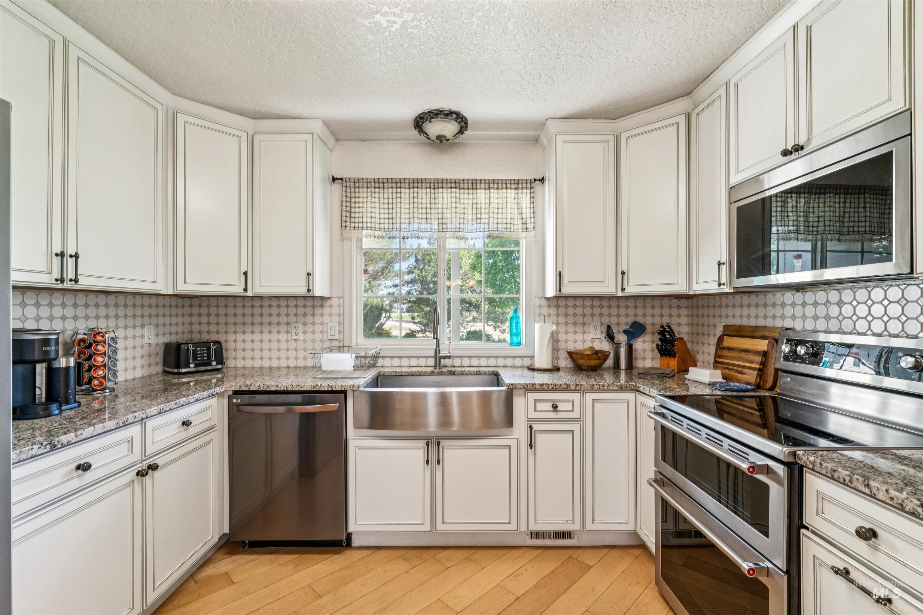 1925 Glenway, Fruitland, Idaho 83619, 4 Bedrooms, 3 Bathrooms, Residential For Sale, Price $770,000, 98989851