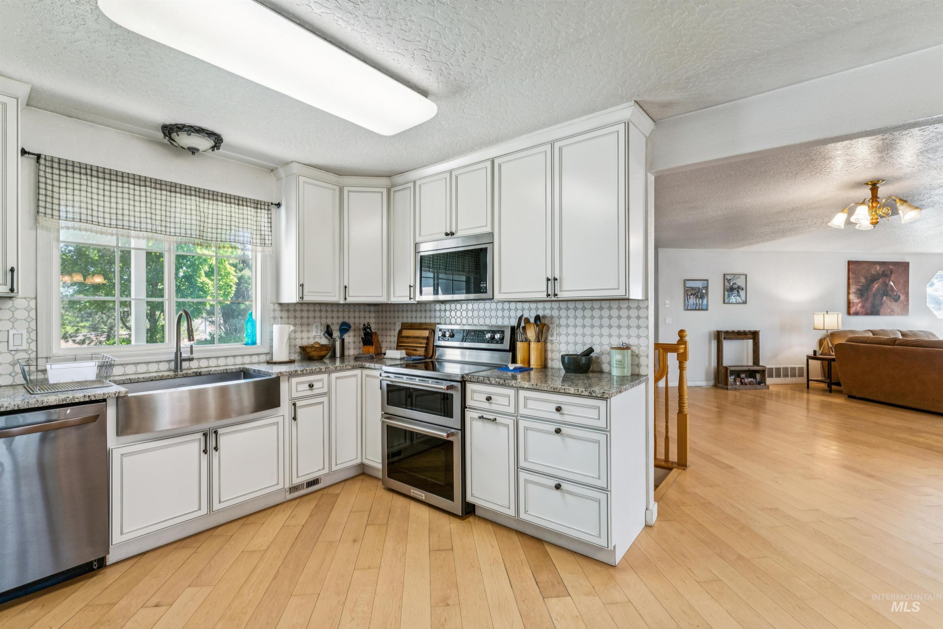 1925 Glenway, Fruitland, Idaho 83619, 4 Bedrooms, 3 Bathrooms, Residential For Sale, Price $770,000, 98989851