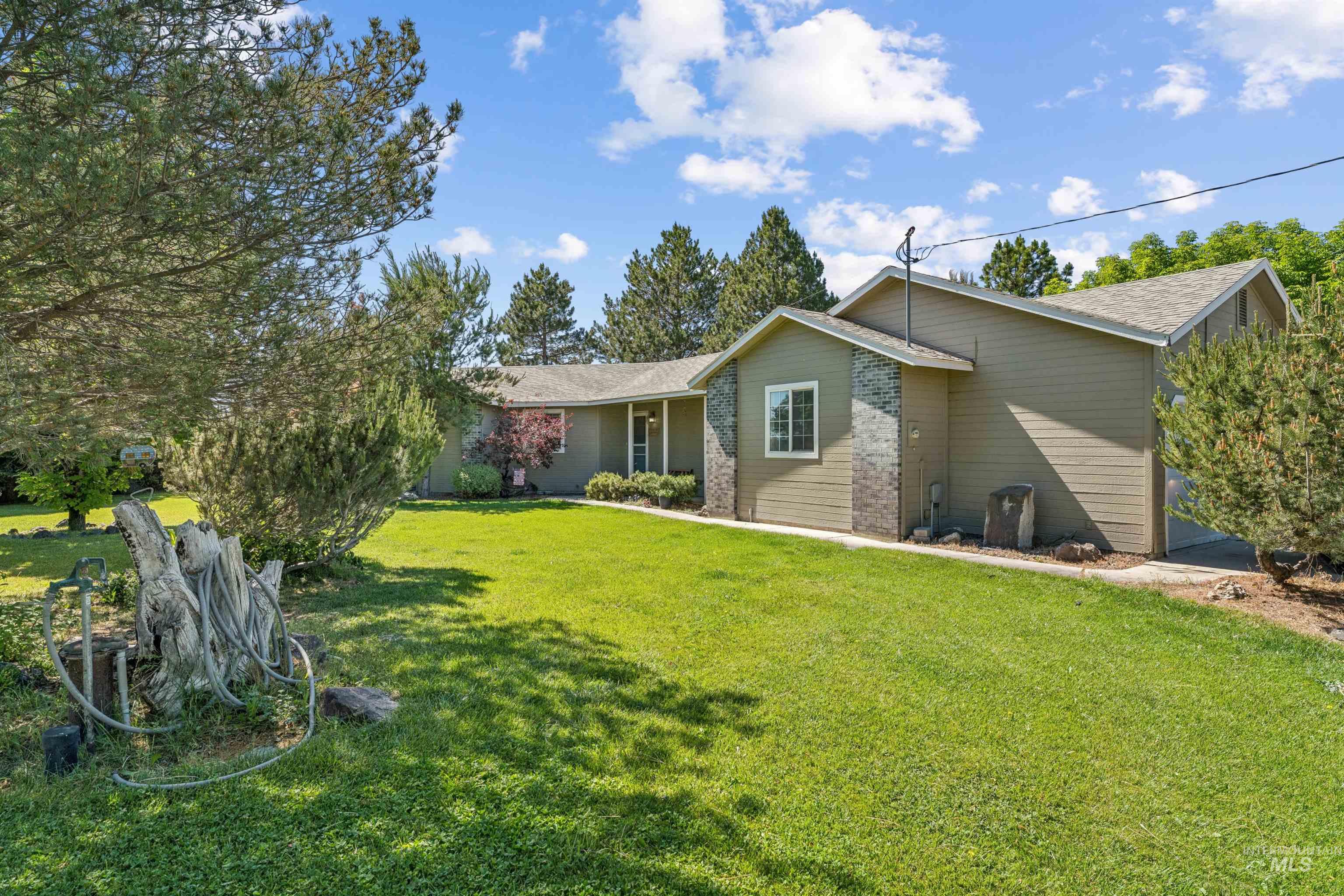 1925 Glenway, Fruitland, Idaho 83619, 4 Bedrooms, 3 Bathrooms, Residential For Sale, Price $770,000, 98989851