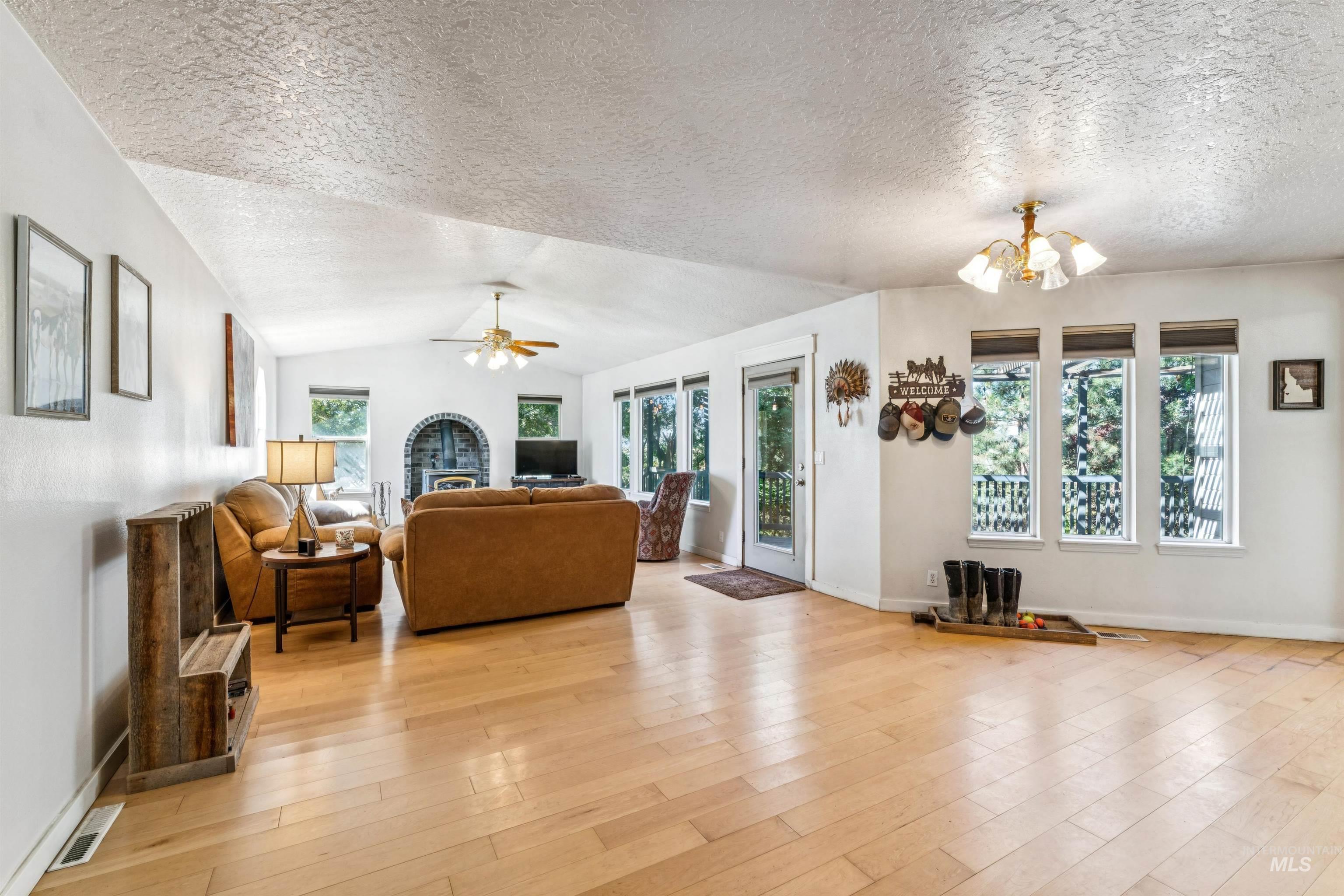 1925 Glenway, Fruitland, Idaho 83619, 4 Bedrooms, 3 Bathrooms, Residential For Sale, Price $770,000, 98989851