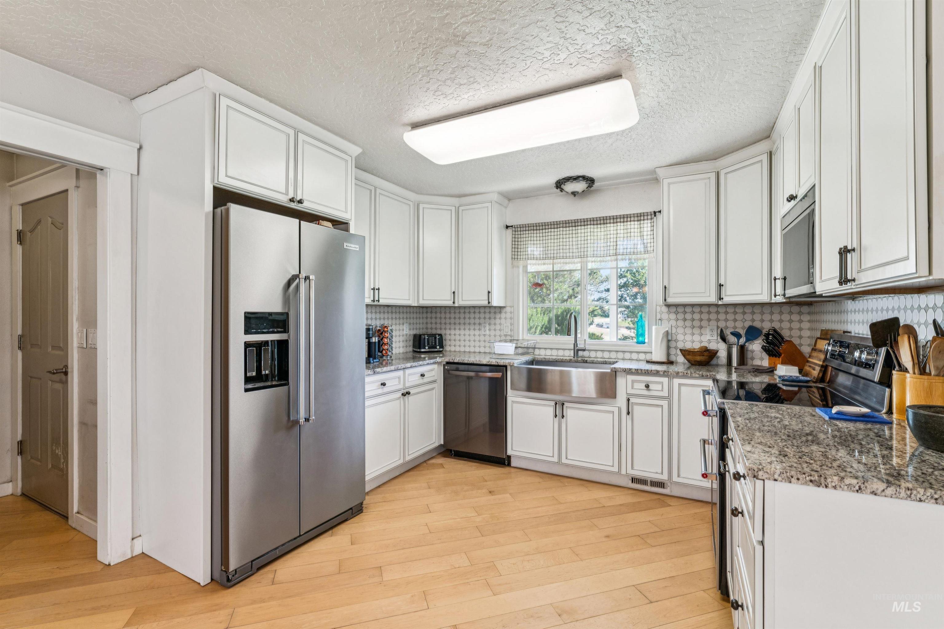 1925 Glenway, Fruitland, Idaho 83619, 4 Bedrooms, 3 Bathrooms, Residential For Sale, Price $770,000, 98989851