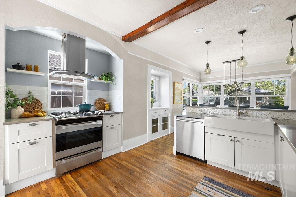 2014 N 9th St, Boise, Idaho 83702, 3 Bedrooms, 2 Bathrooms, Residential For Sale, Price $679,000,MLS 98989853