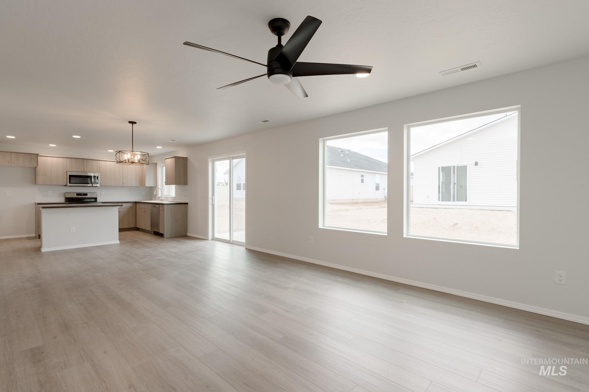 219 W 17th Ave, Jerome, Idaho 83338, 4 Bedrooms, 2.5 Bathrooms, Residential For Sale, Price $414,990,MLS 98989855