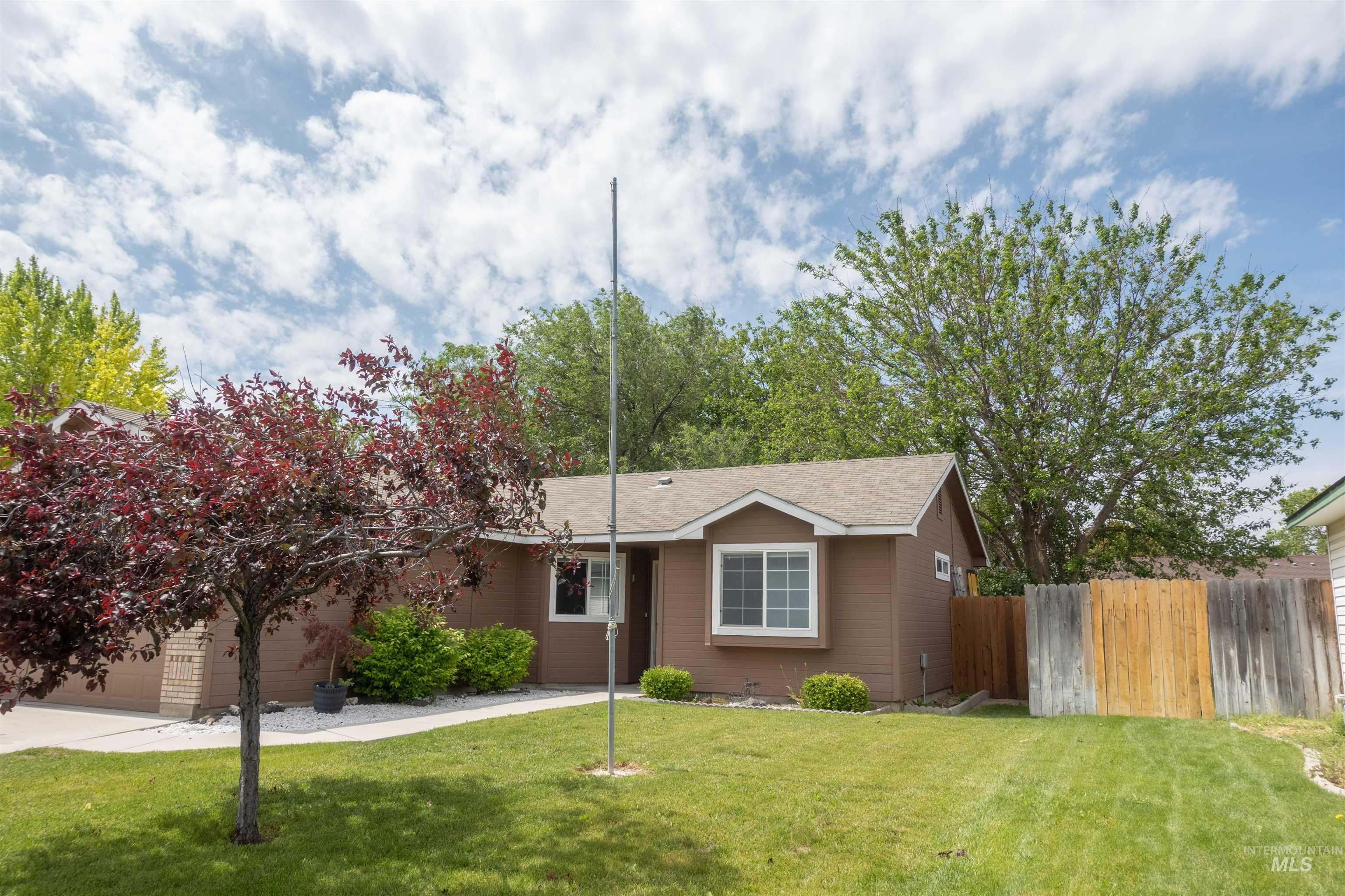 609 Stony Meadow Dr, Nampa, Idaho 83686, 3 Bedrooms, 2 Bathrooms, Residential For Sale, Price $335,000,MLS 98989856