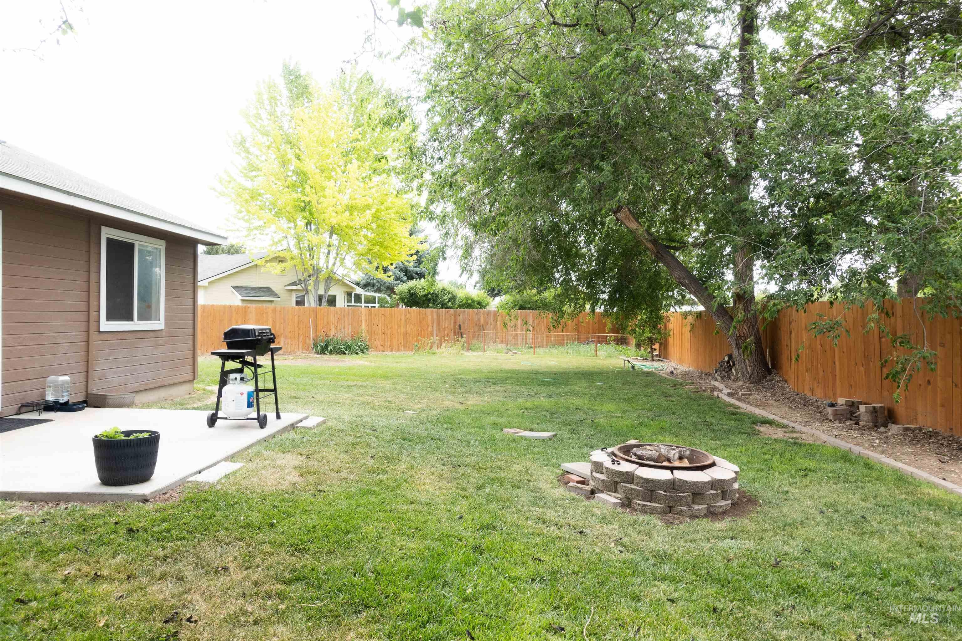 609 Stony Meadow Dr, Nampa, Idaho 83686, 3 Bedrooms, 2 Bathrooms, Residential For Sale, Price $335,000,MLS 98989856