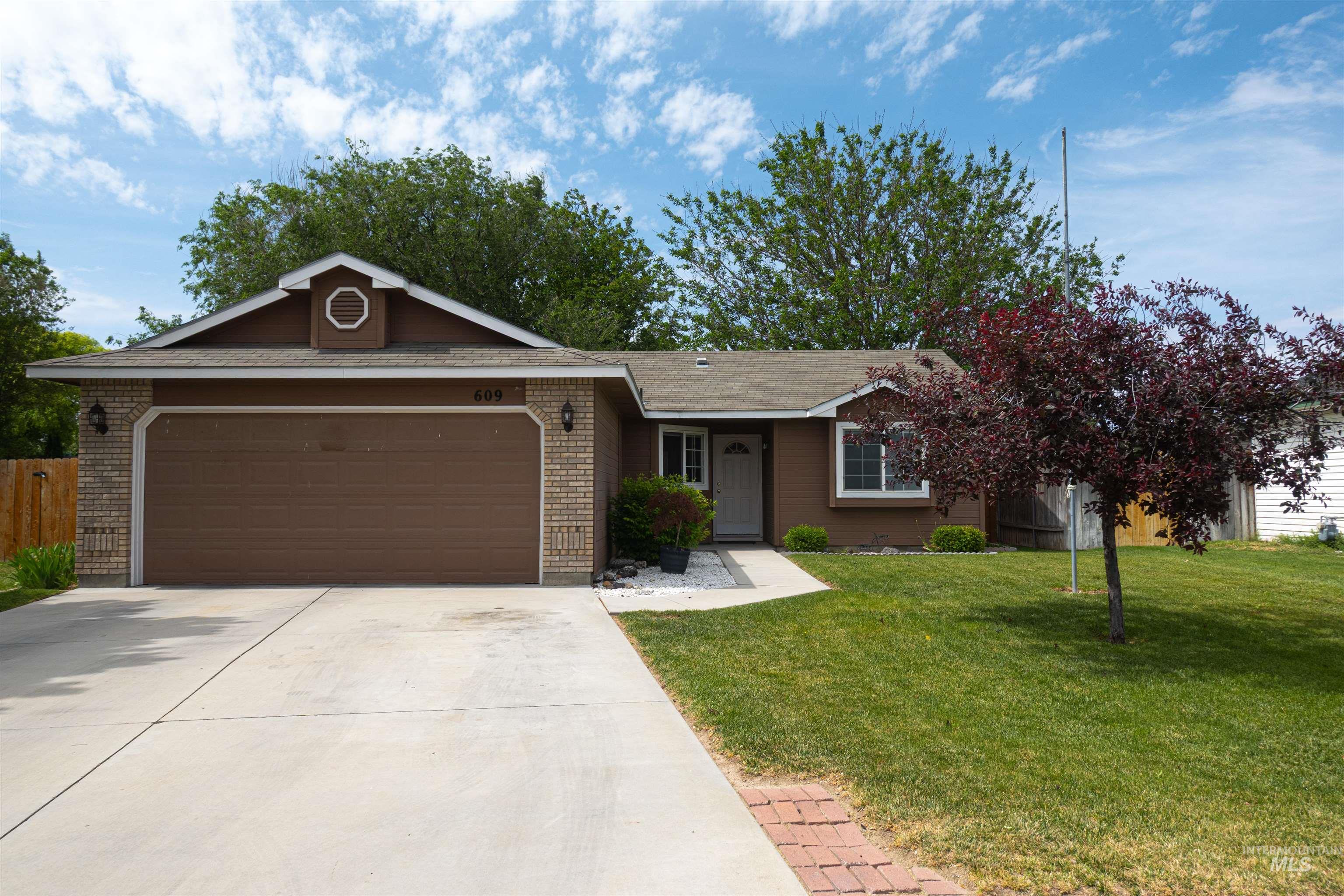 609 Stony Meadow Dr, Nampa, Idaho 83686, 3 Bedrooms, 2 Bathrooms, Residential For Sale, Price $335,000,MLS 98989856