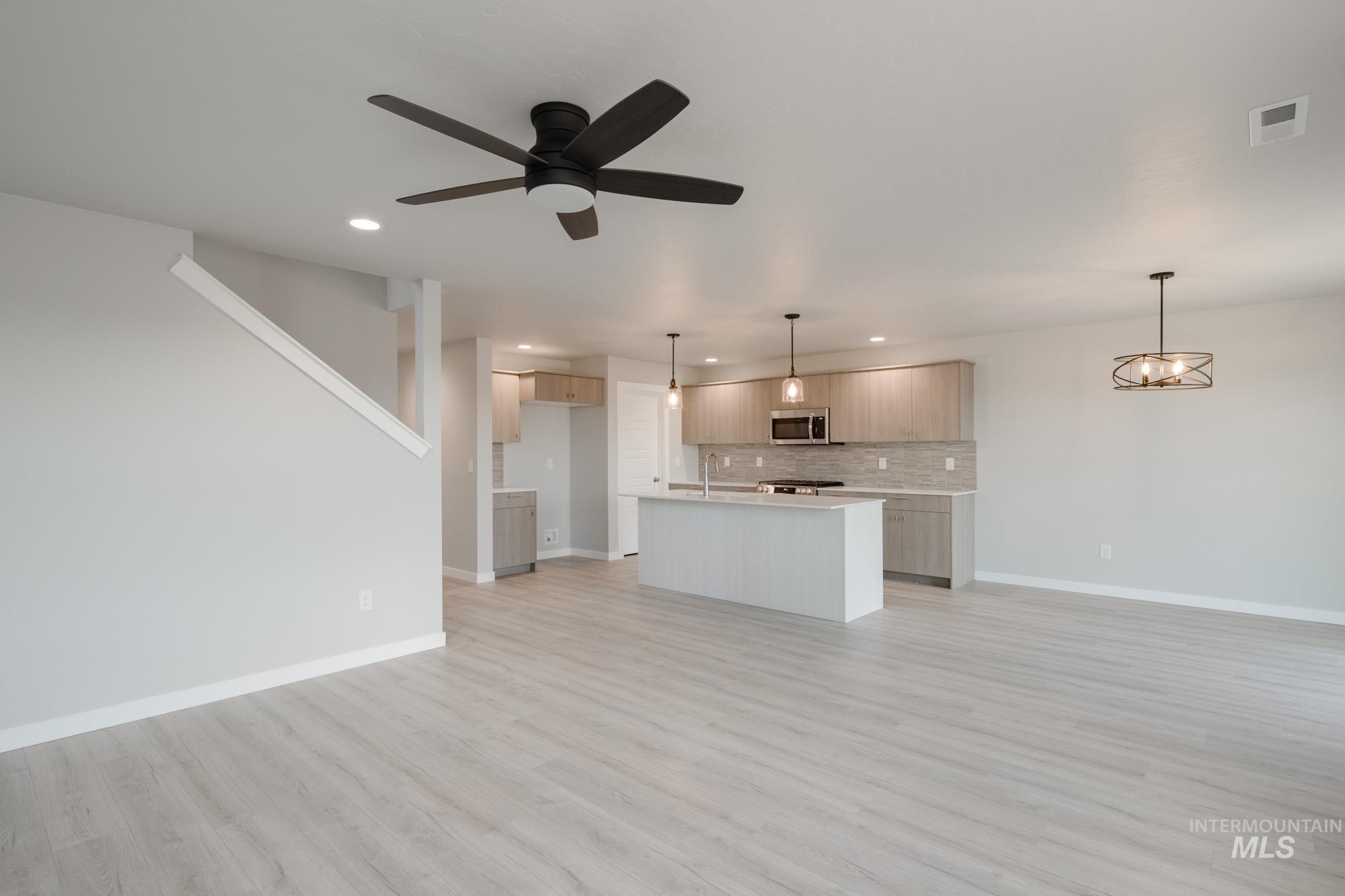 7300 W Trumbull Ct, Eagle, Idaho 83616, 4 Bedrooms, 2.5 Bathrooms, Residential For Sale, Price $549,990,MLS 98989857
