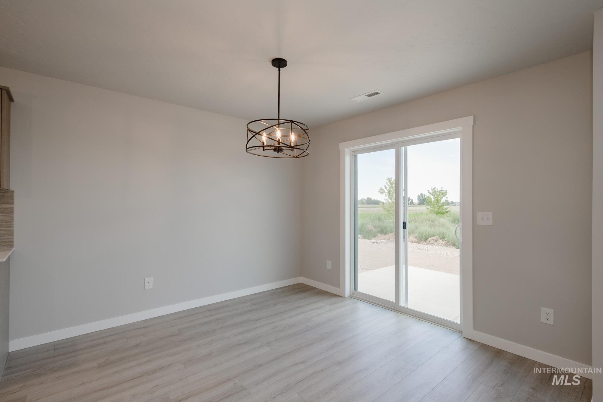 7300 W Trumbull Ct, Eagle, Idaho 83616, 4 Bedrooms, 2.5 Bathrooms, Residential For Sale, Price $549,990,MLS 98989857