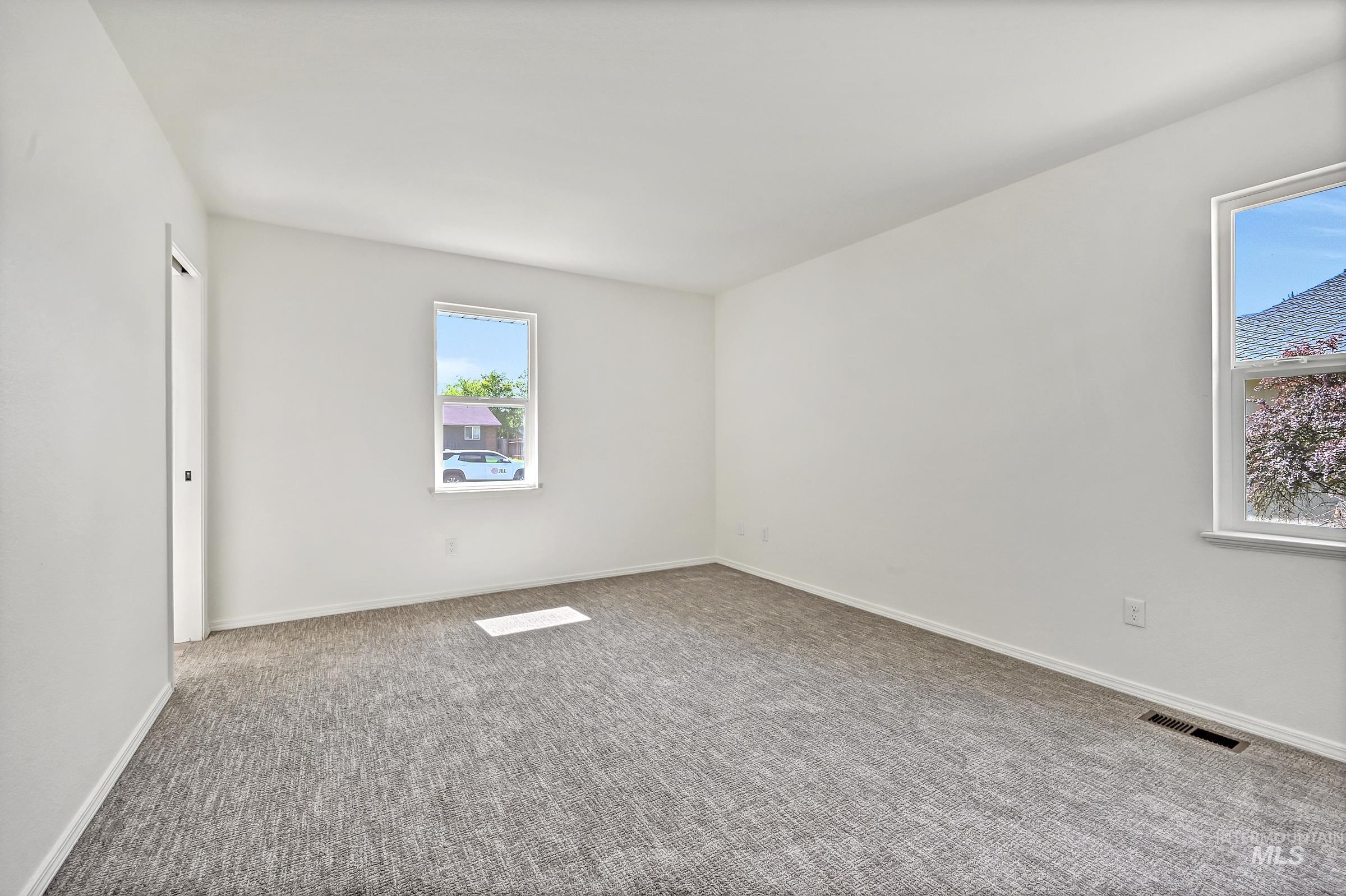 2153 N Leann Way, Meridian, Idaho 83646-1227, 3 Bedrooms, 2 Bathrooms, Residential For Sale, Price $410,000,MLS 98989862