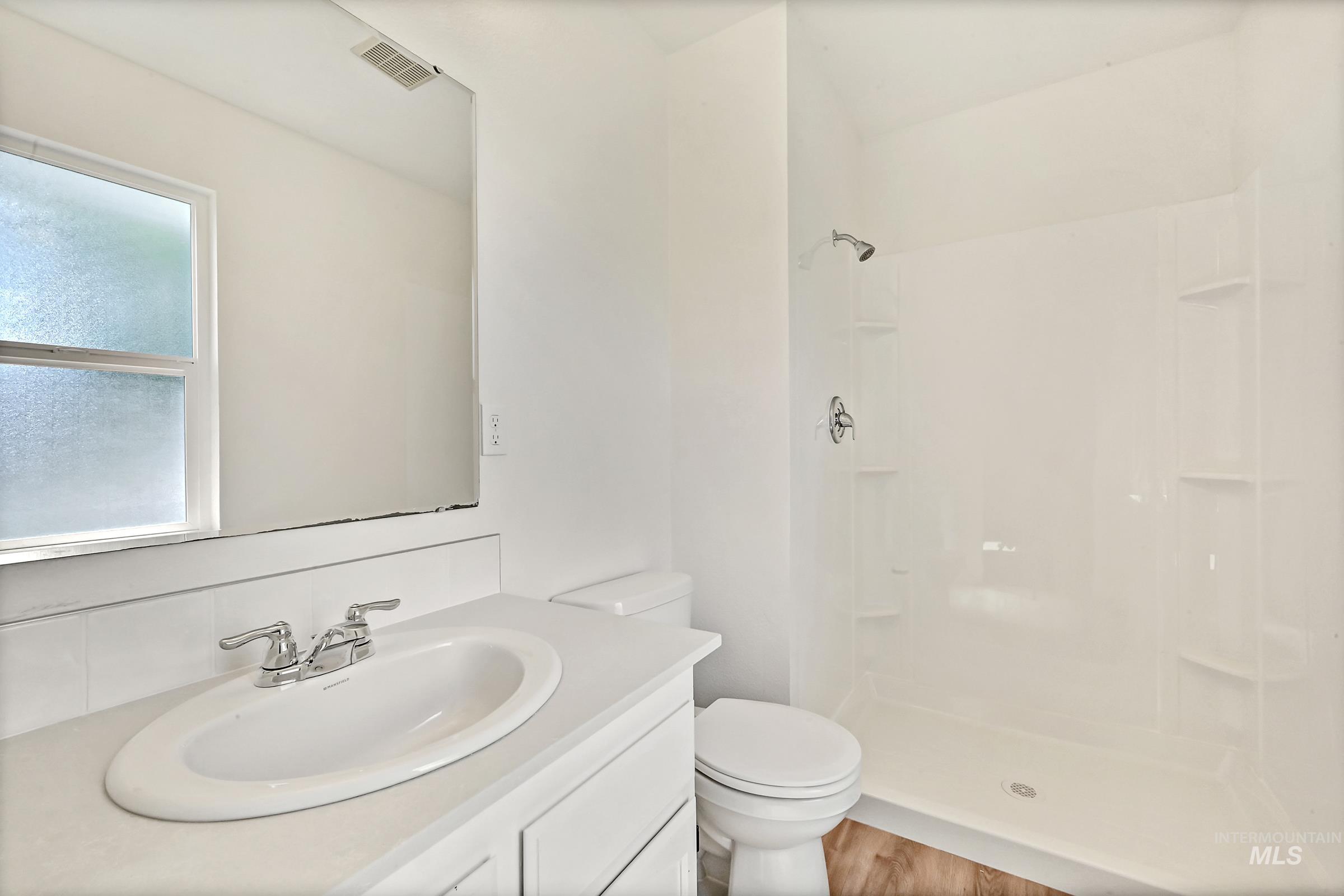 2153 N Leann Way, Meridian, Idaho 83646-1227, 3 Bedrooms, 2 Bathrooms, Residential For Sale, Price $410,000,MLS 98989862
