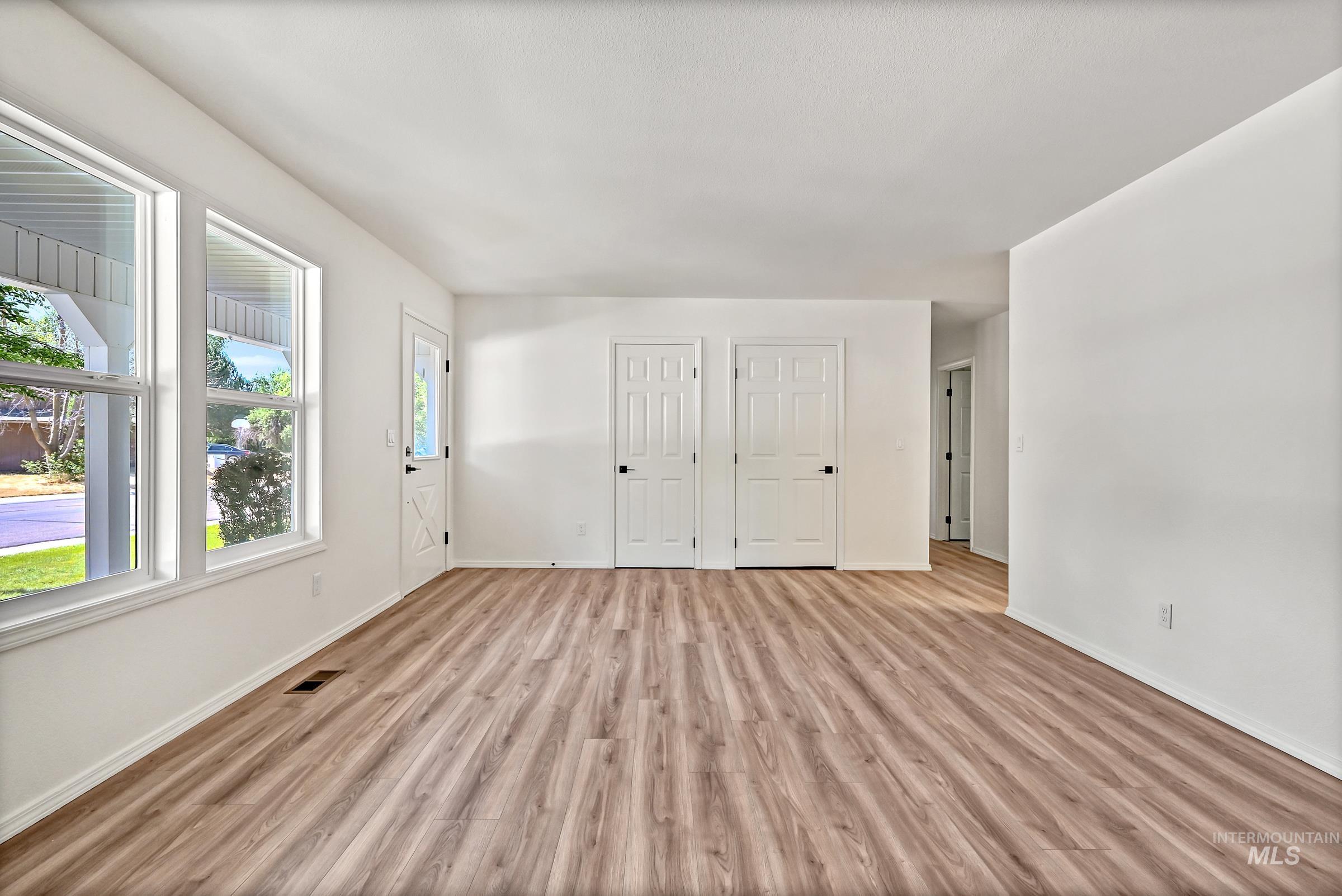 2153 N Leann Way, Meridian, Idaho 83646-1227, 3 Bedrooms, 2 Bathrooms, Residential For Sale, Price $410,000,MLS 98989862