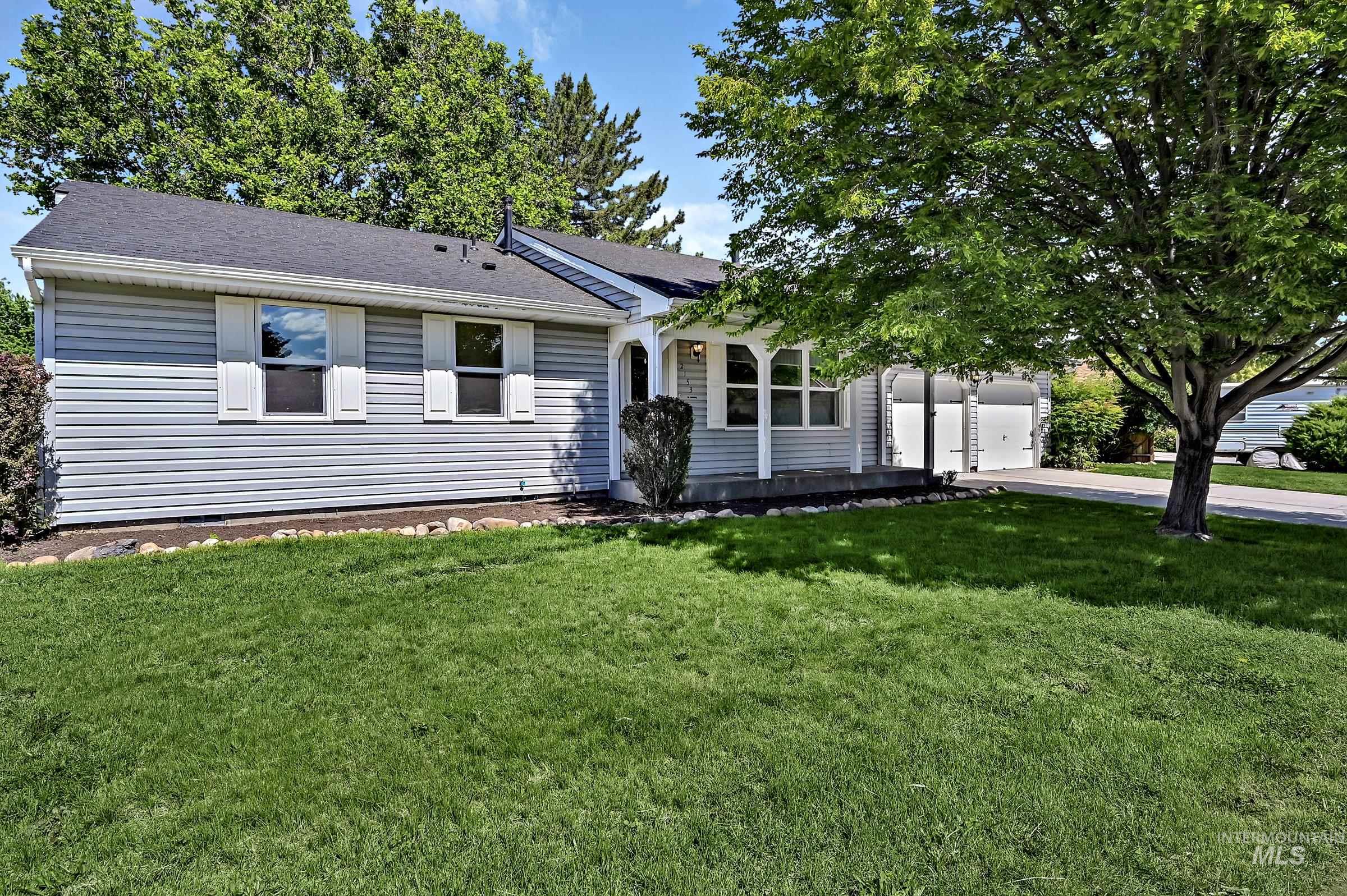 2153 N Leann Way, Meridian, Idaho 83646-1227, 3 Bedrooms, 2 Bathrooms, Residential For Sale, Price $410,000,MLS 98989862