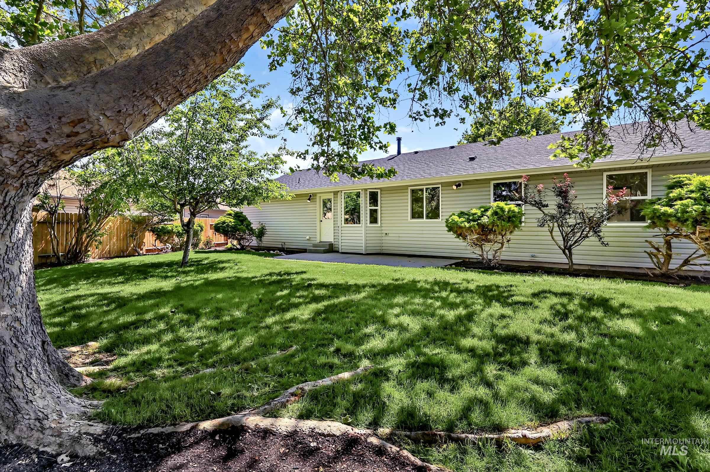 2153 N Leann Way, Meridian, Idaho 83646-1227, 3 Bedrooms, 2 Bathrooms, Residential For Sale, Price $410,000,MLS 98989862