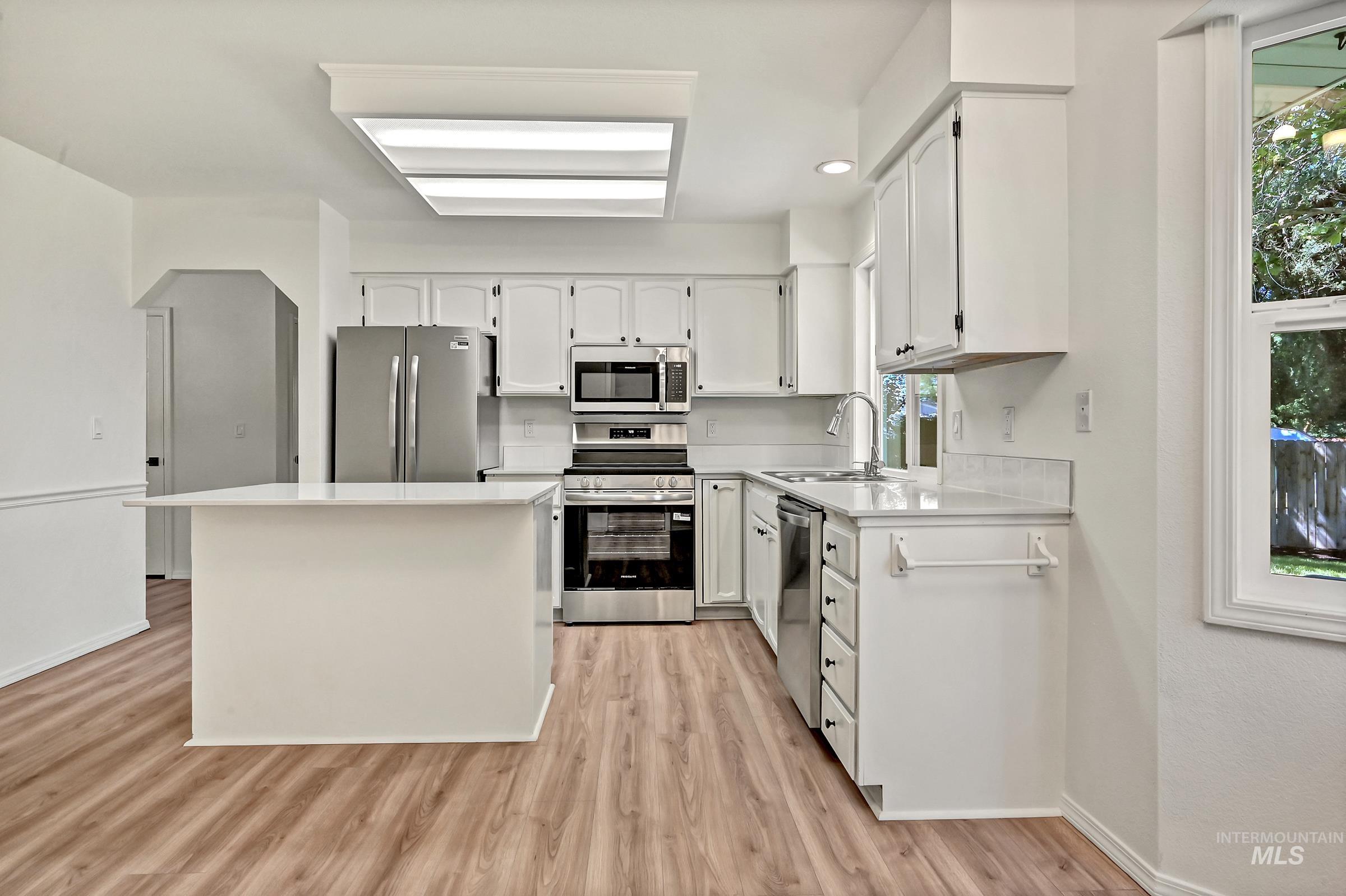 2153 N Leann Way, Meridian, Idaho 83646-1227, 3 Bedrooms, 2 Bathrooms, Residential For Sale, Price $410,000,MLS 98989862