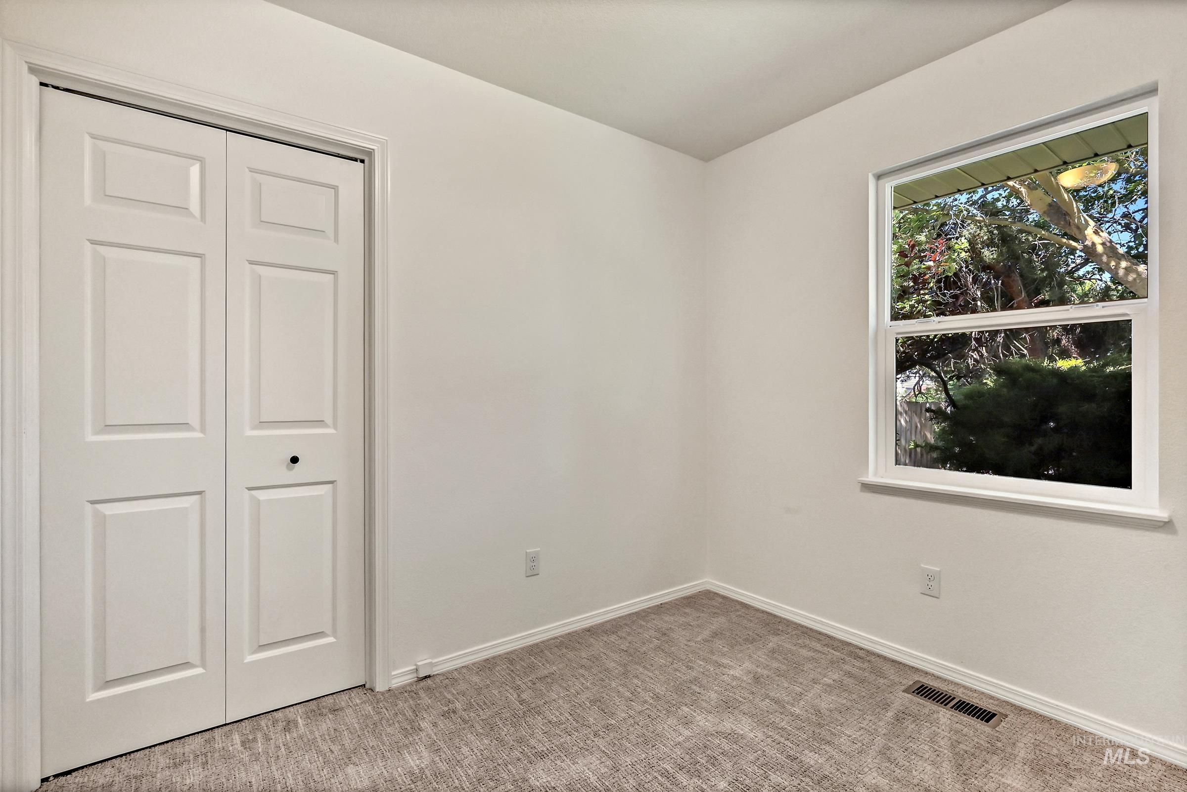 2153 N Leann Way, Meridian, Idaho 83646-1227, 3 Bedrooms, 2 Bathrooms, Residential For Sale, Price $410,000,MLS 98989862