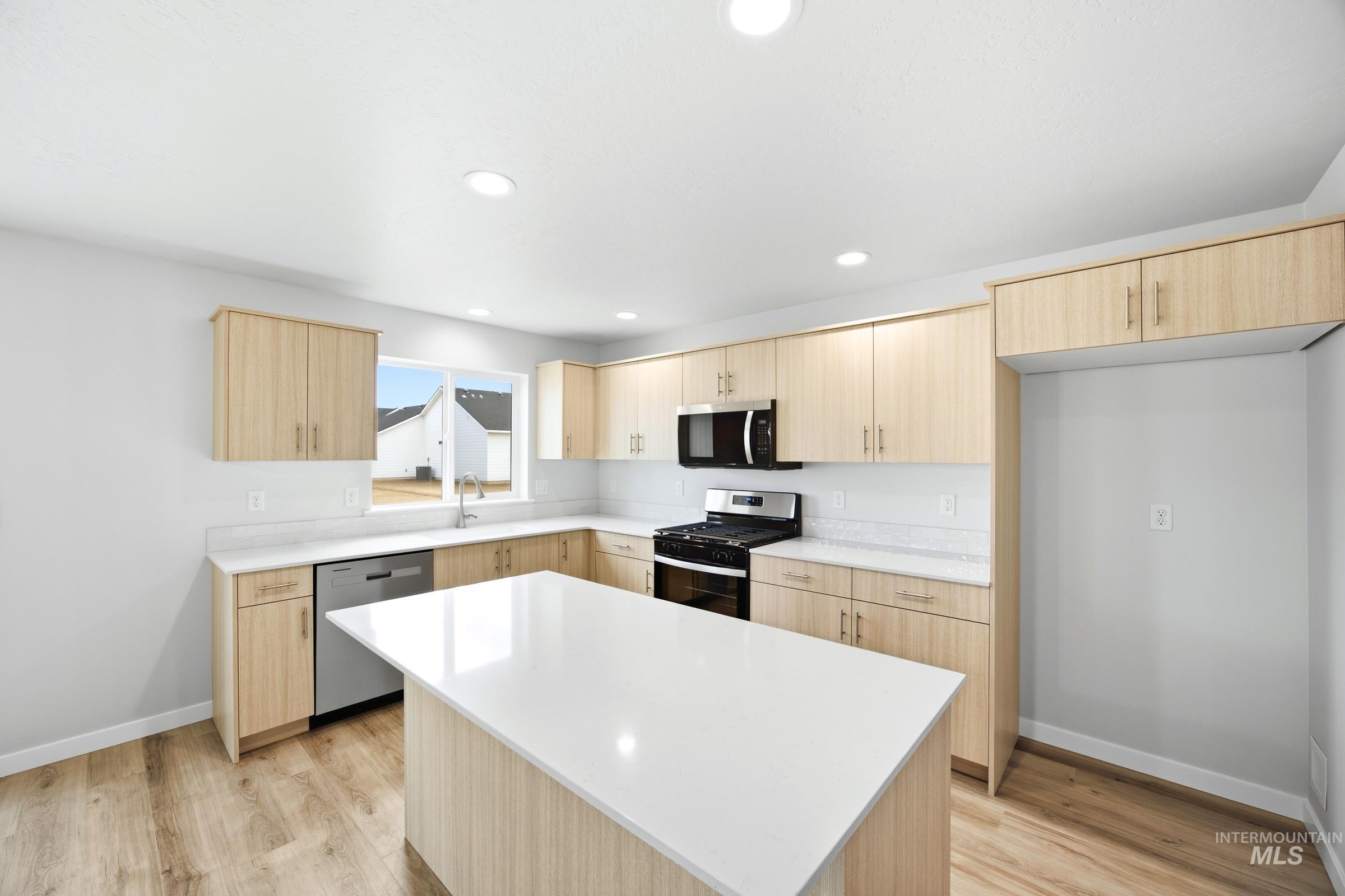 8370 E Cool River Lp, Nampa, Idaho 83687, 5 Bedrooms, 3 Bathrooms, Residential For Sale, Price $539,990,MLS 98989865