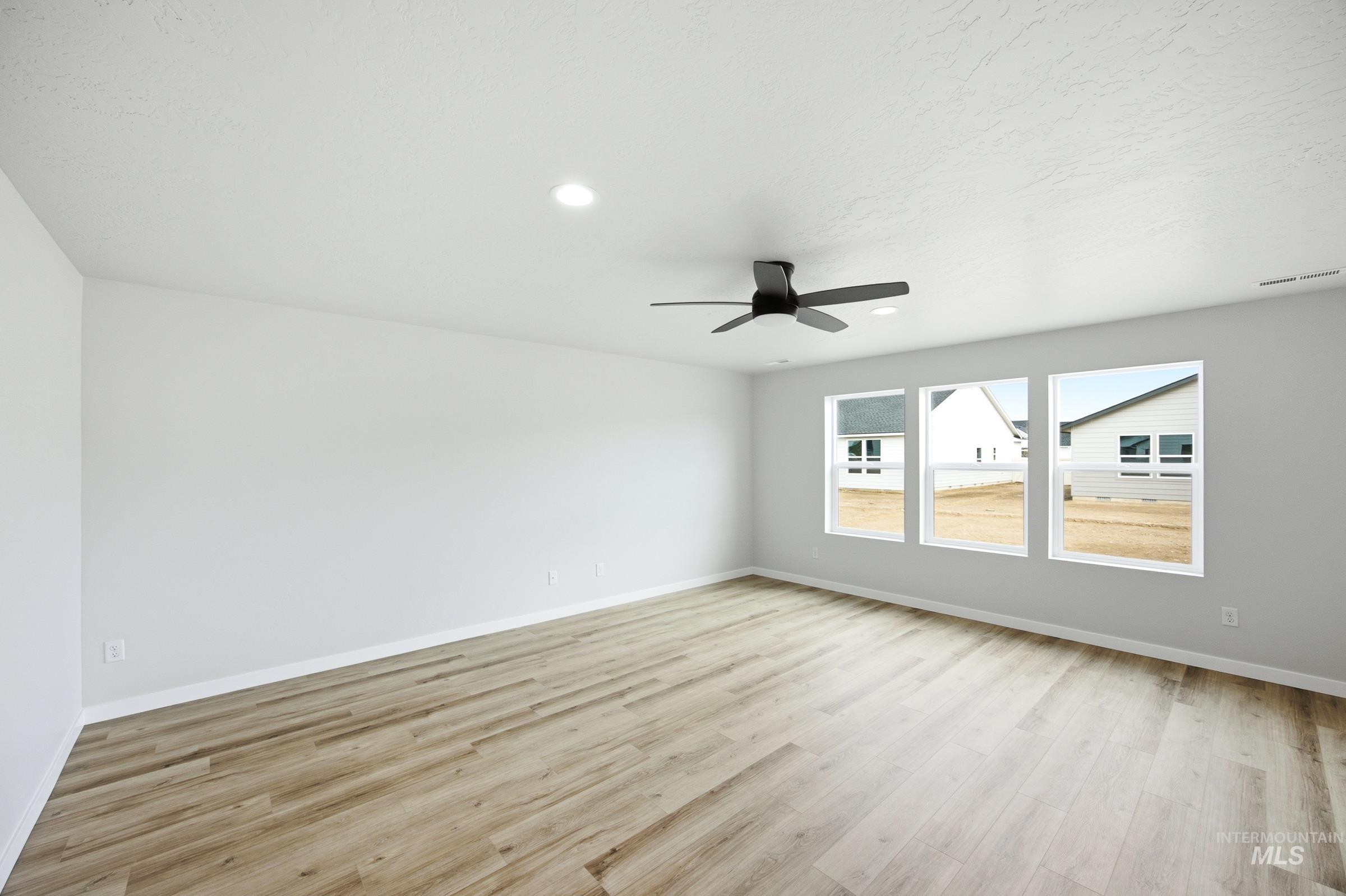 8370 E Cool River Lp, Nampa, Idaho 83687, 5 Bedrooms, 3 Bathrooms, Residential For Sale, Price $539,990,MLS 98989865
