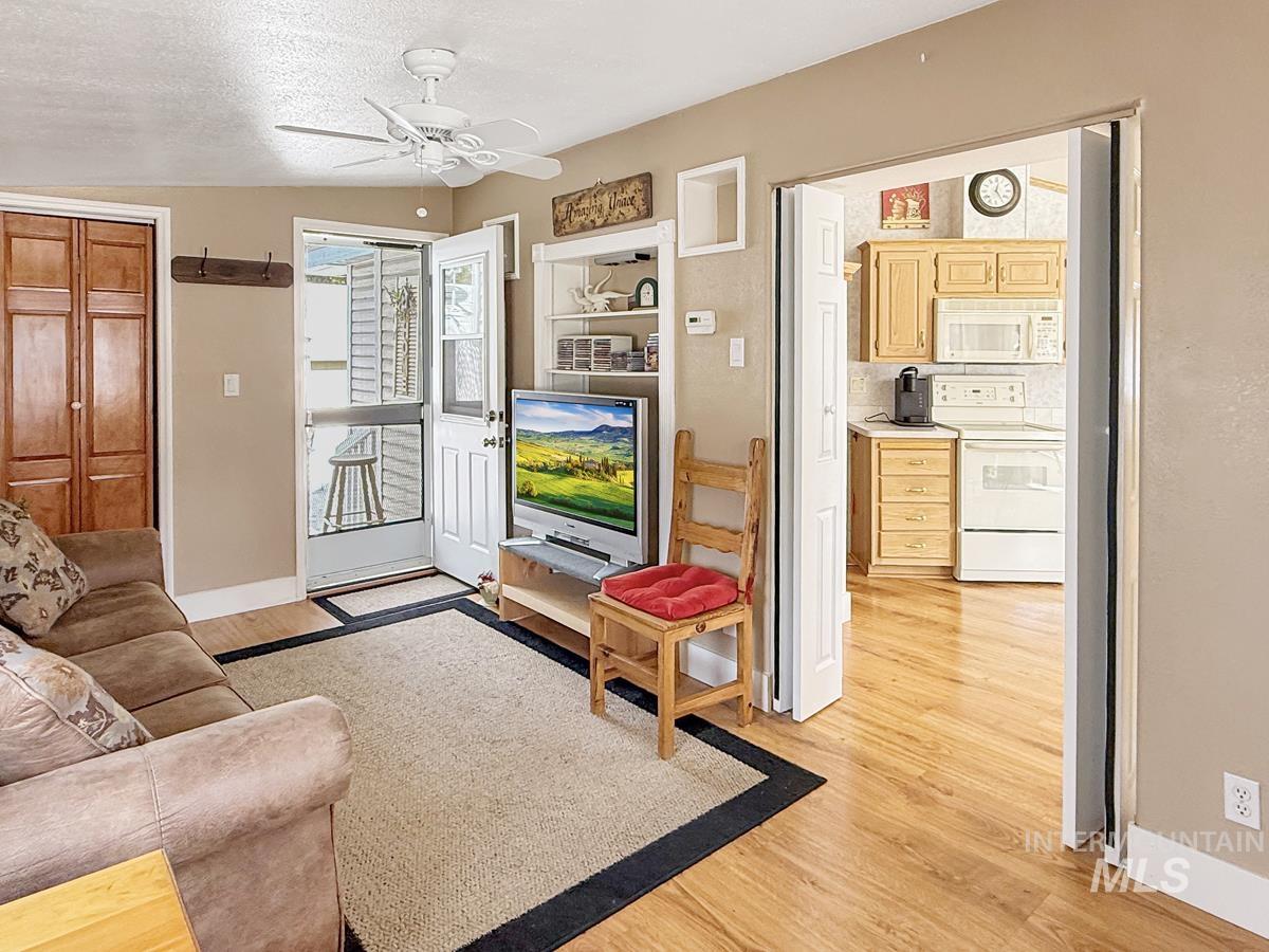 46 B Street, Cascade, Idaho 83611, 1 Bedroom, 1 Bathroom, Residential For Sale, Price $199,999, 98989868