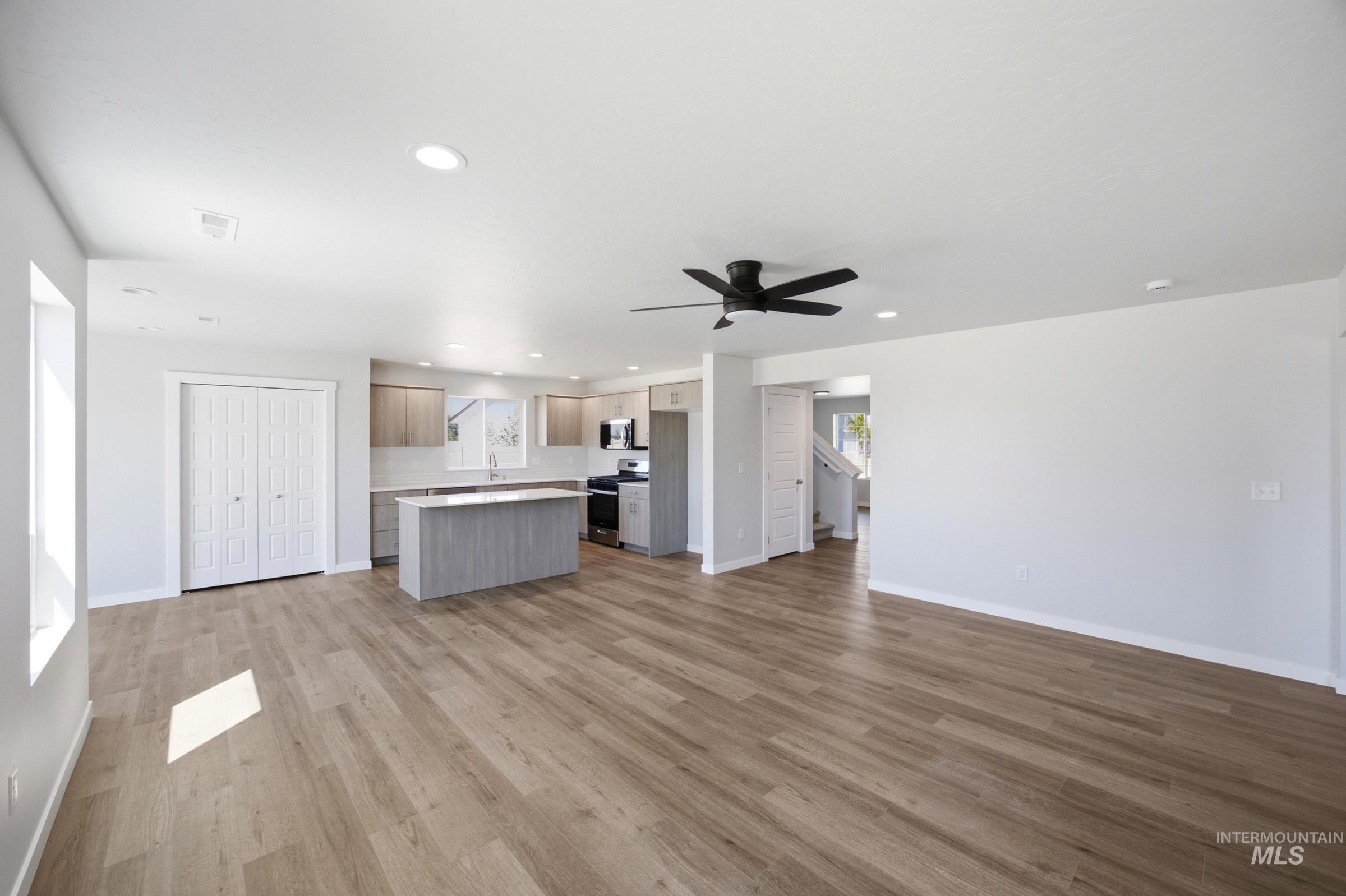 5283 E Phelps Lake Dr, Nampa, Idaho 83687, 5 Bedrooms, 3 Bathrooms, Residential For Sale, Price $569,990, 98989870